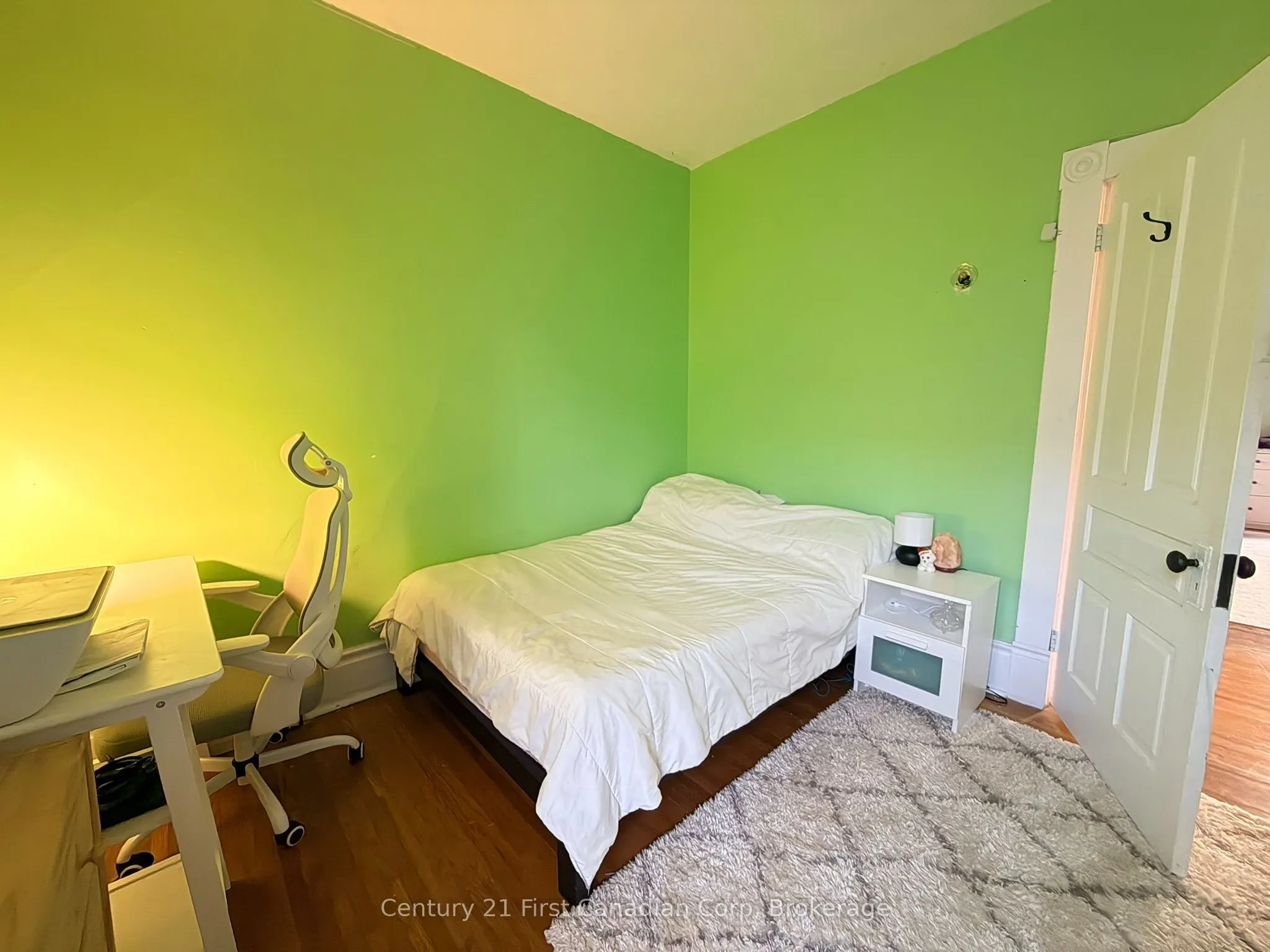 131 King Street E