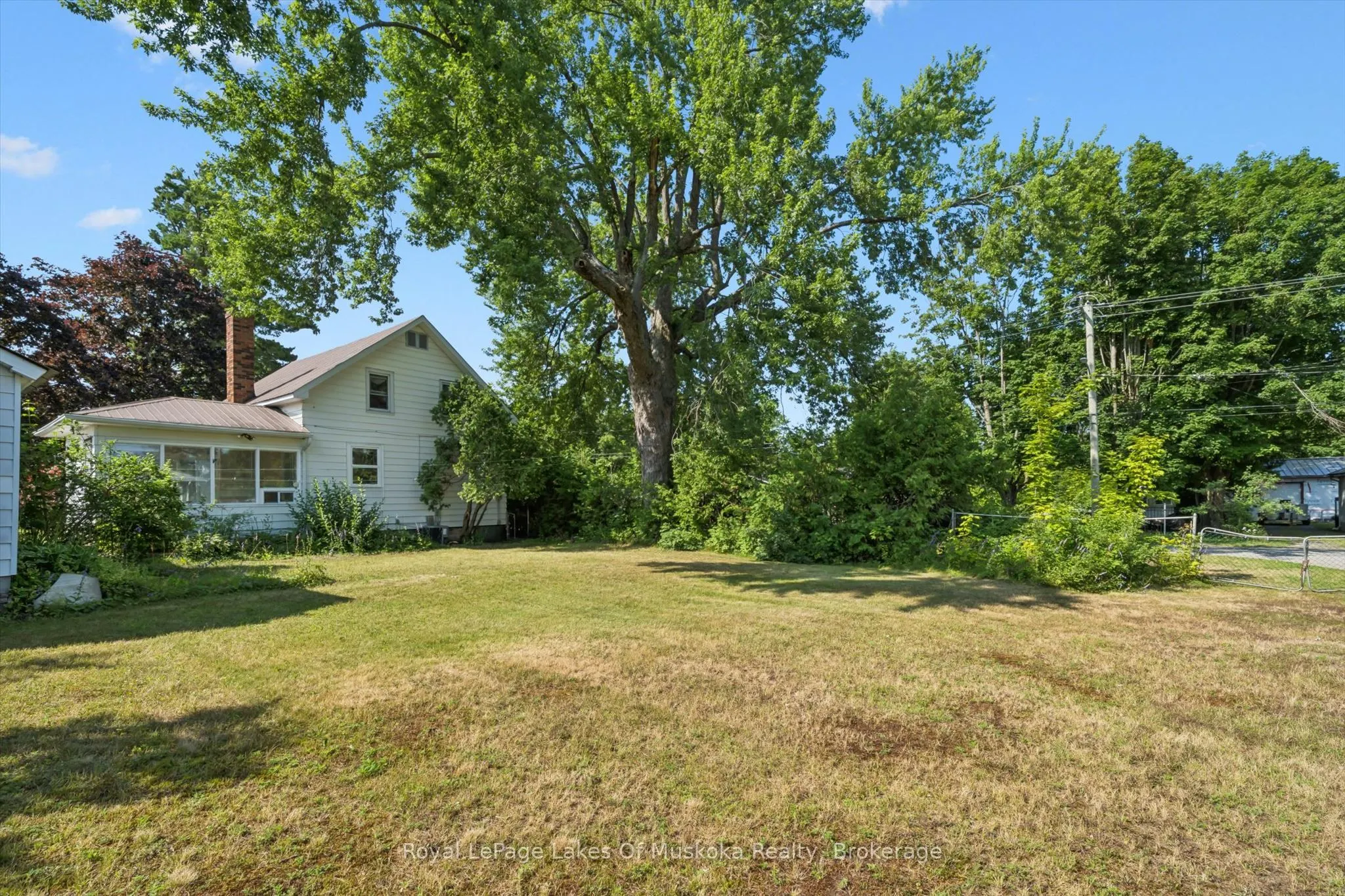 190 Winewood Avenue W