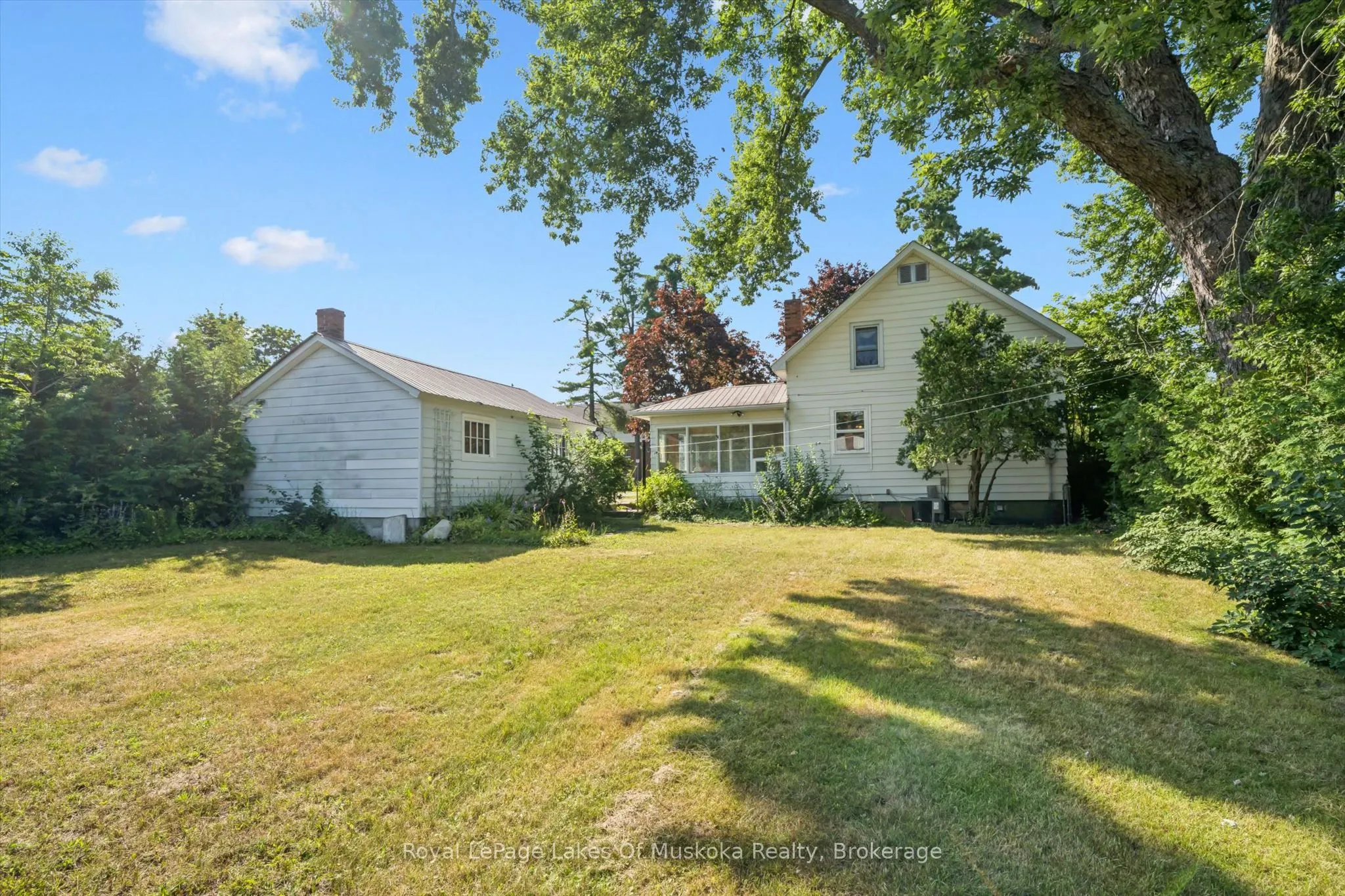 190 Winewood Avenue W