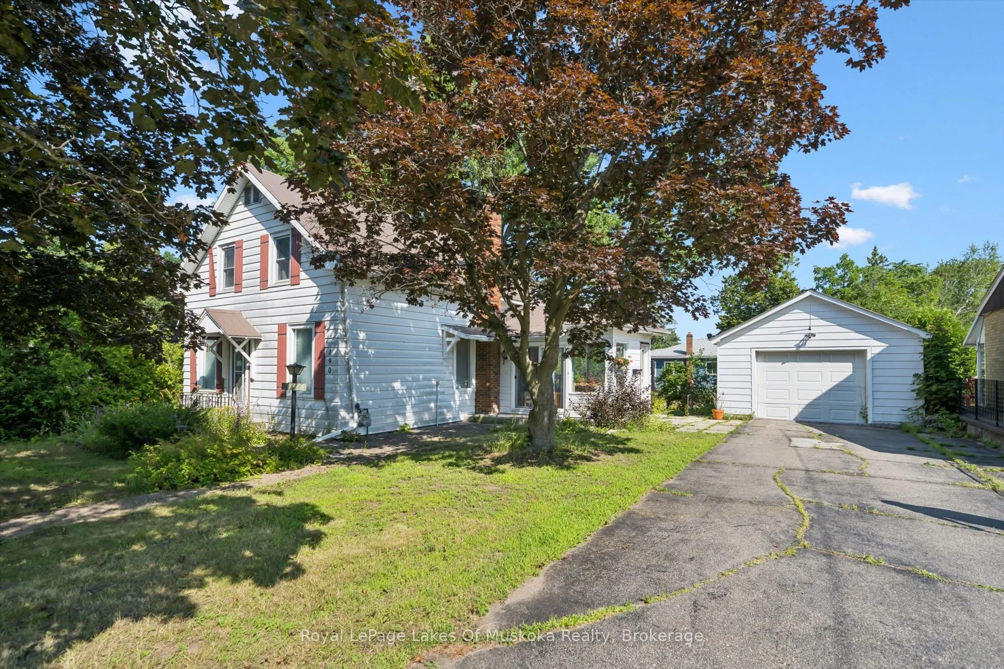 190 Winewood Avenue W