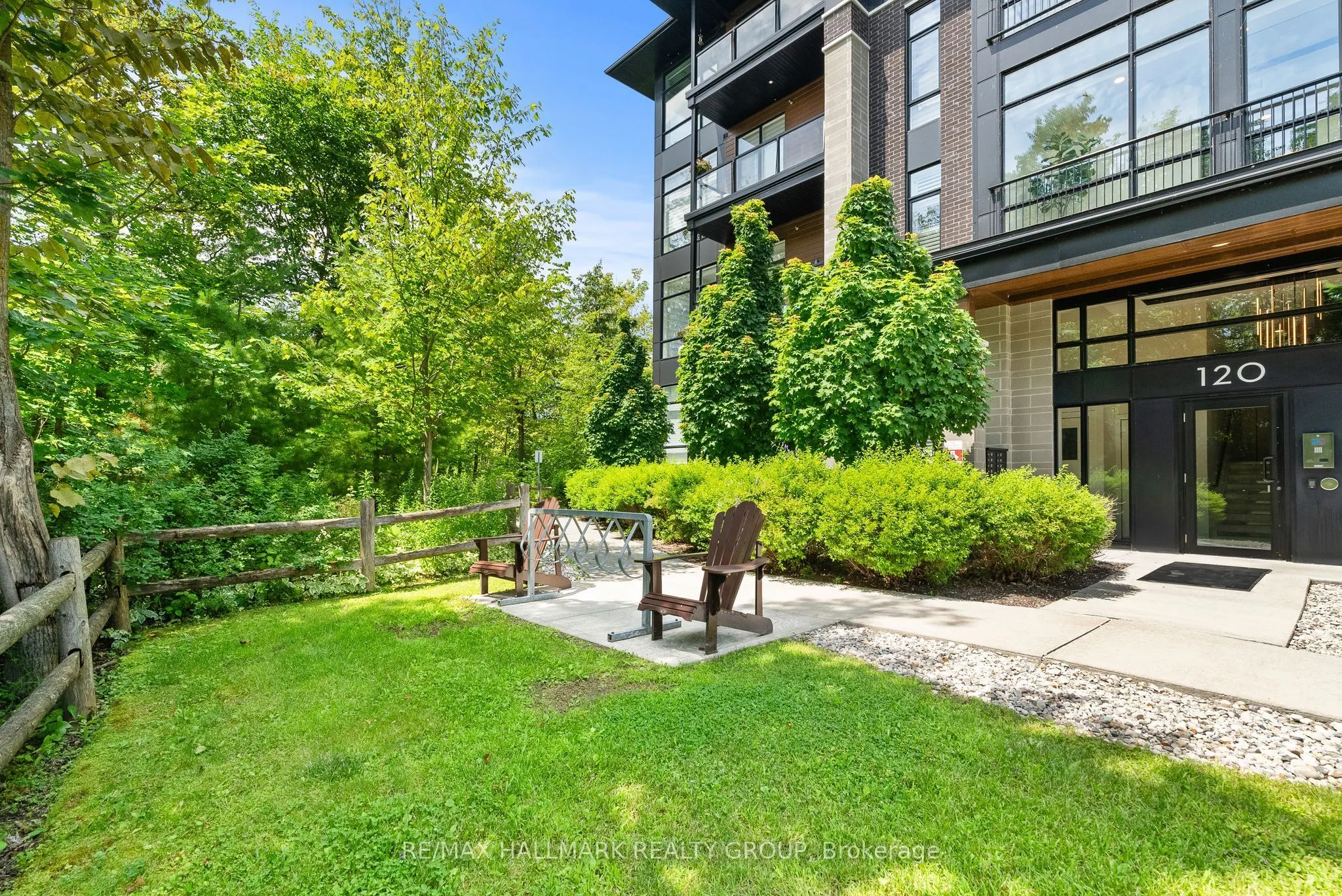 120 Cortile Private #101