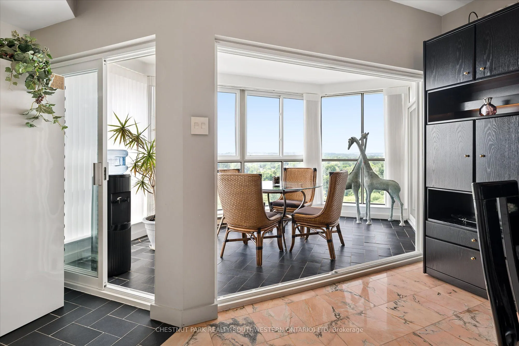 265 Westcourt Place #PH9