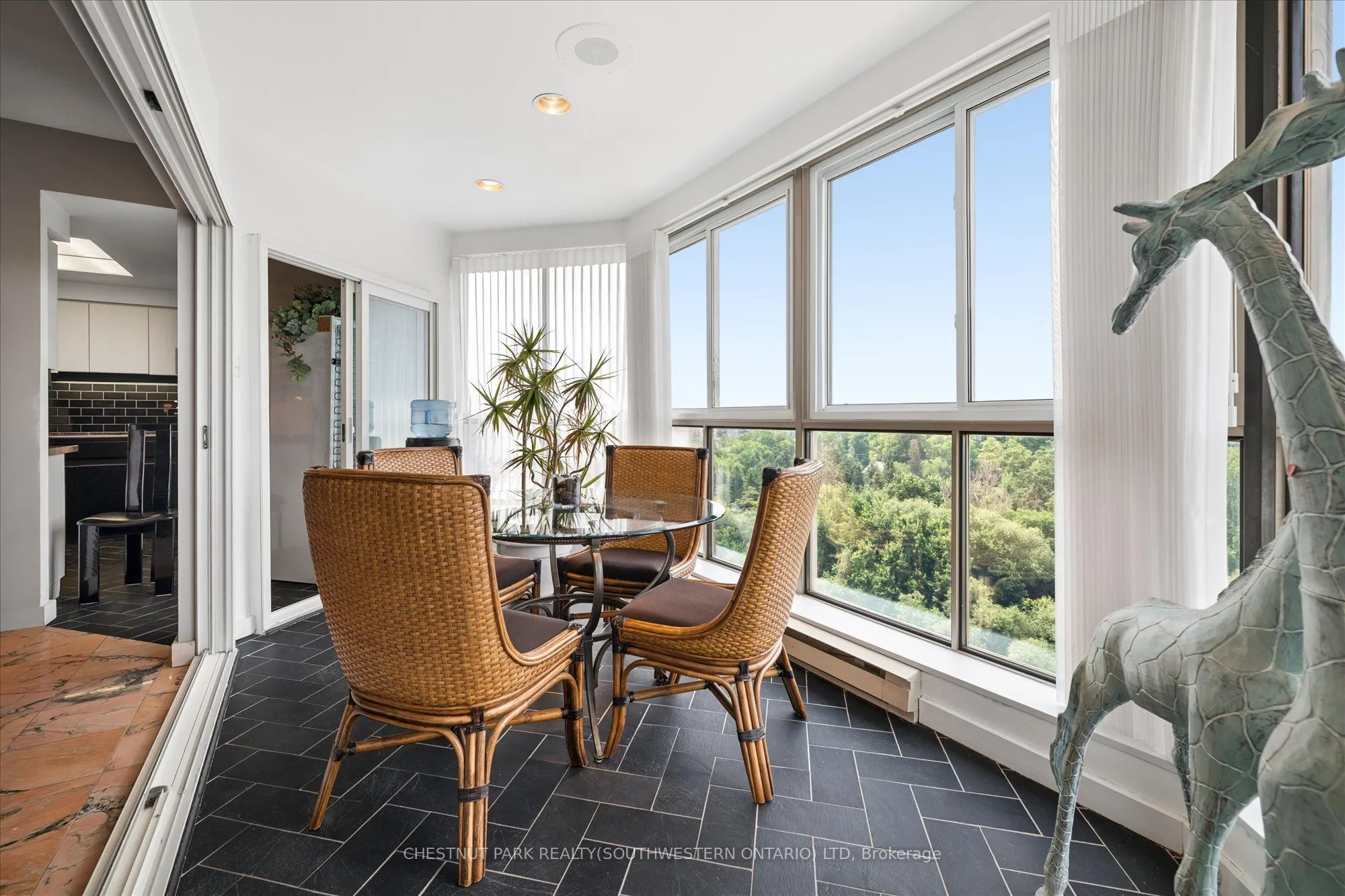 265 Westcourt Place #PH9