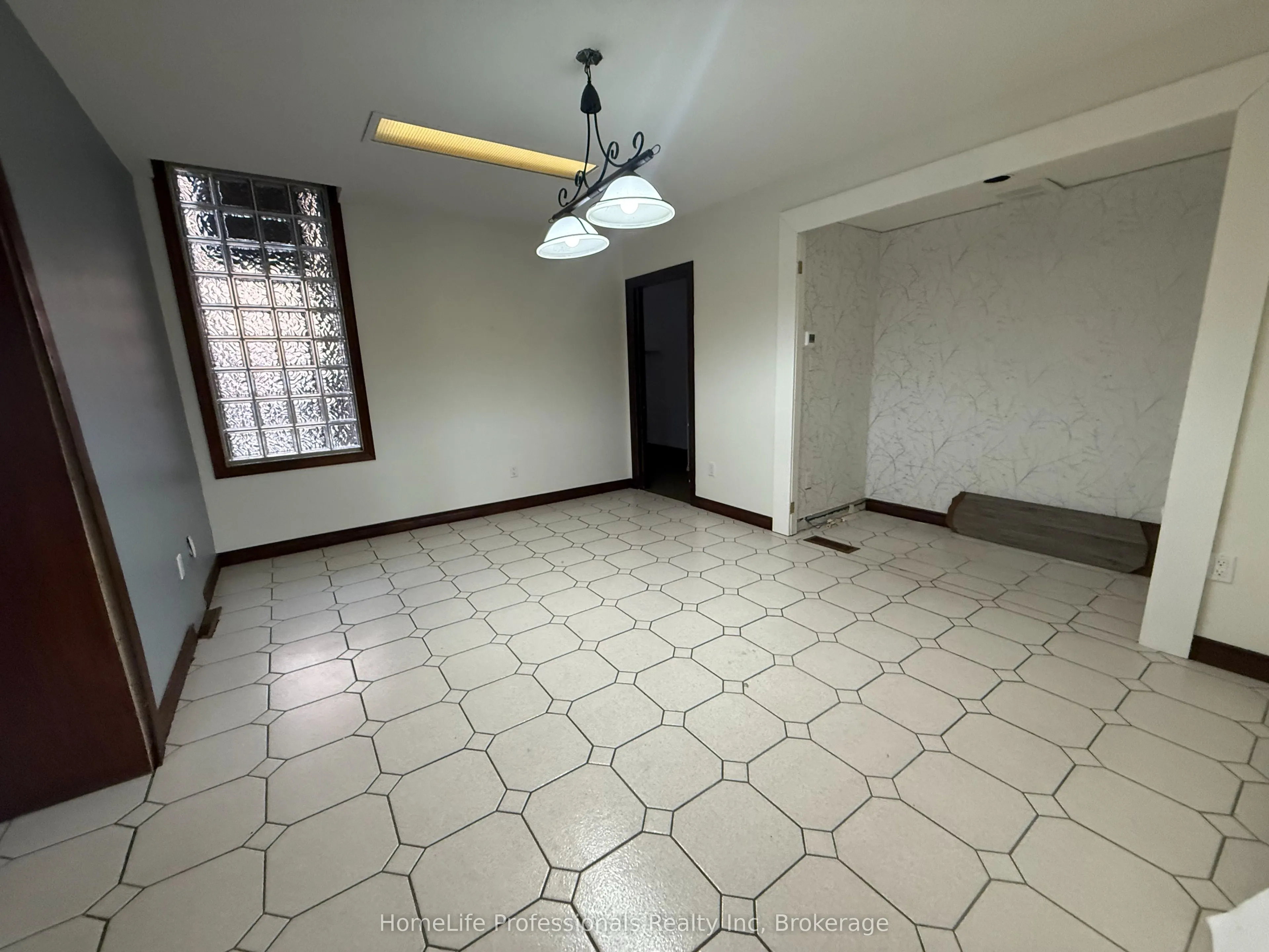 101 Hunter Street E #Main Floor Unit
