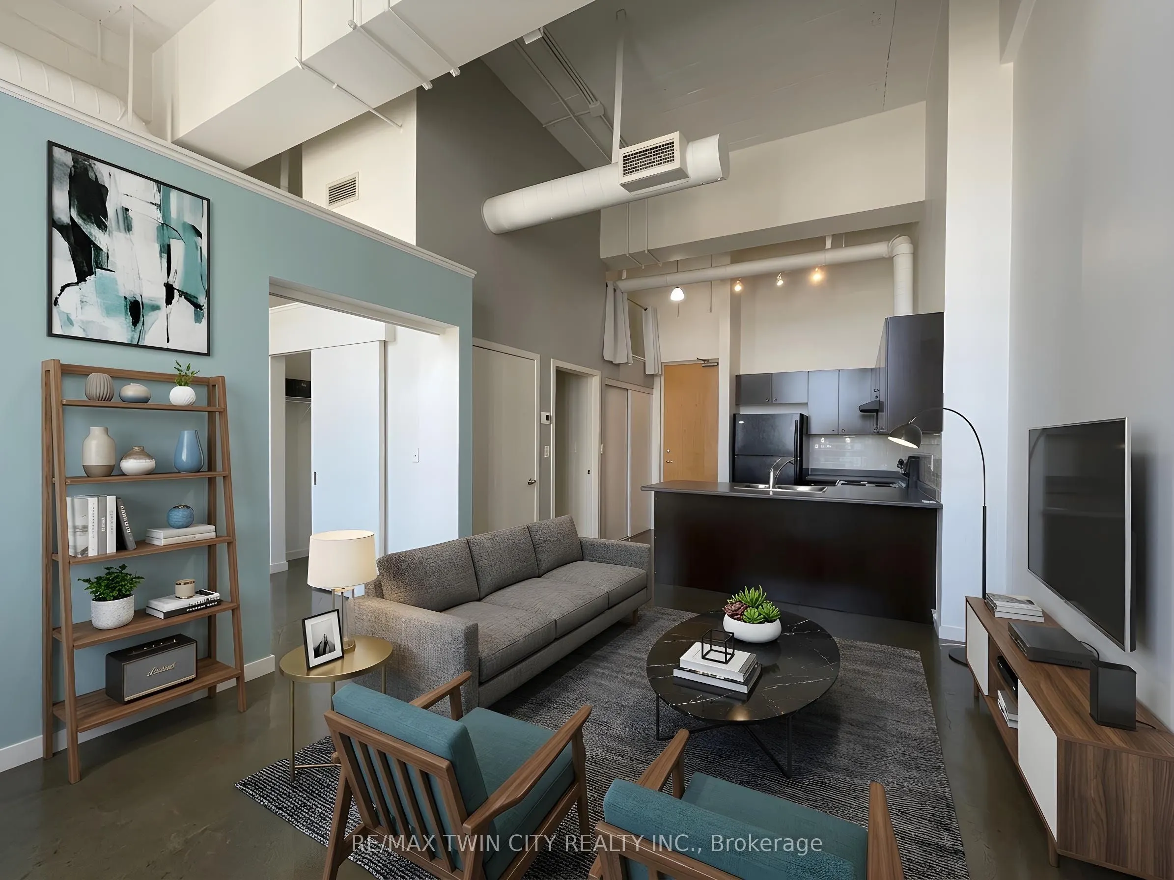 404 King Street W #405