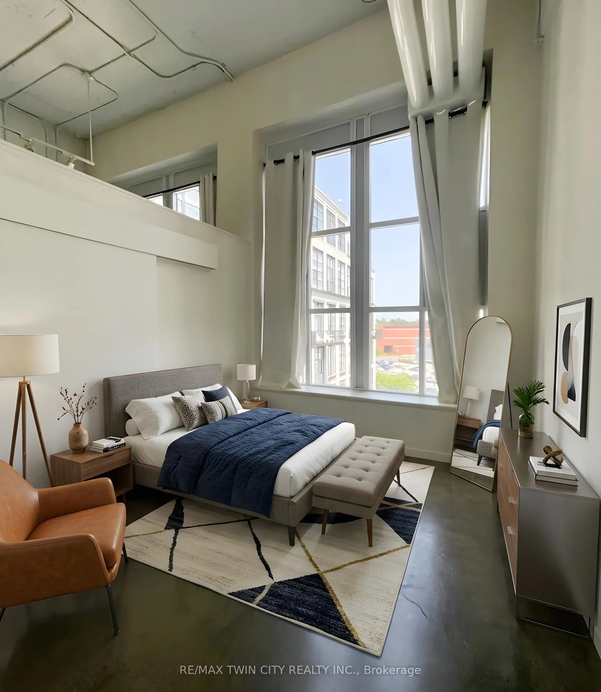 404 King Street W #405