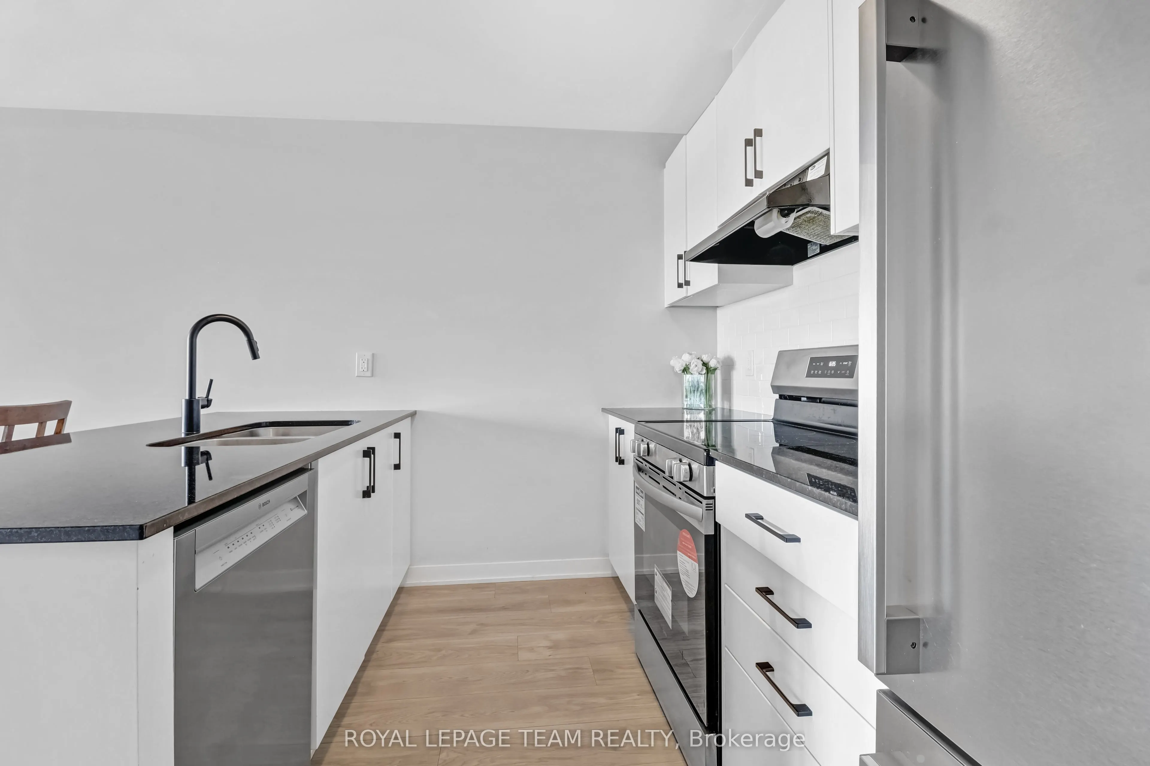 620 Parnian Private #71