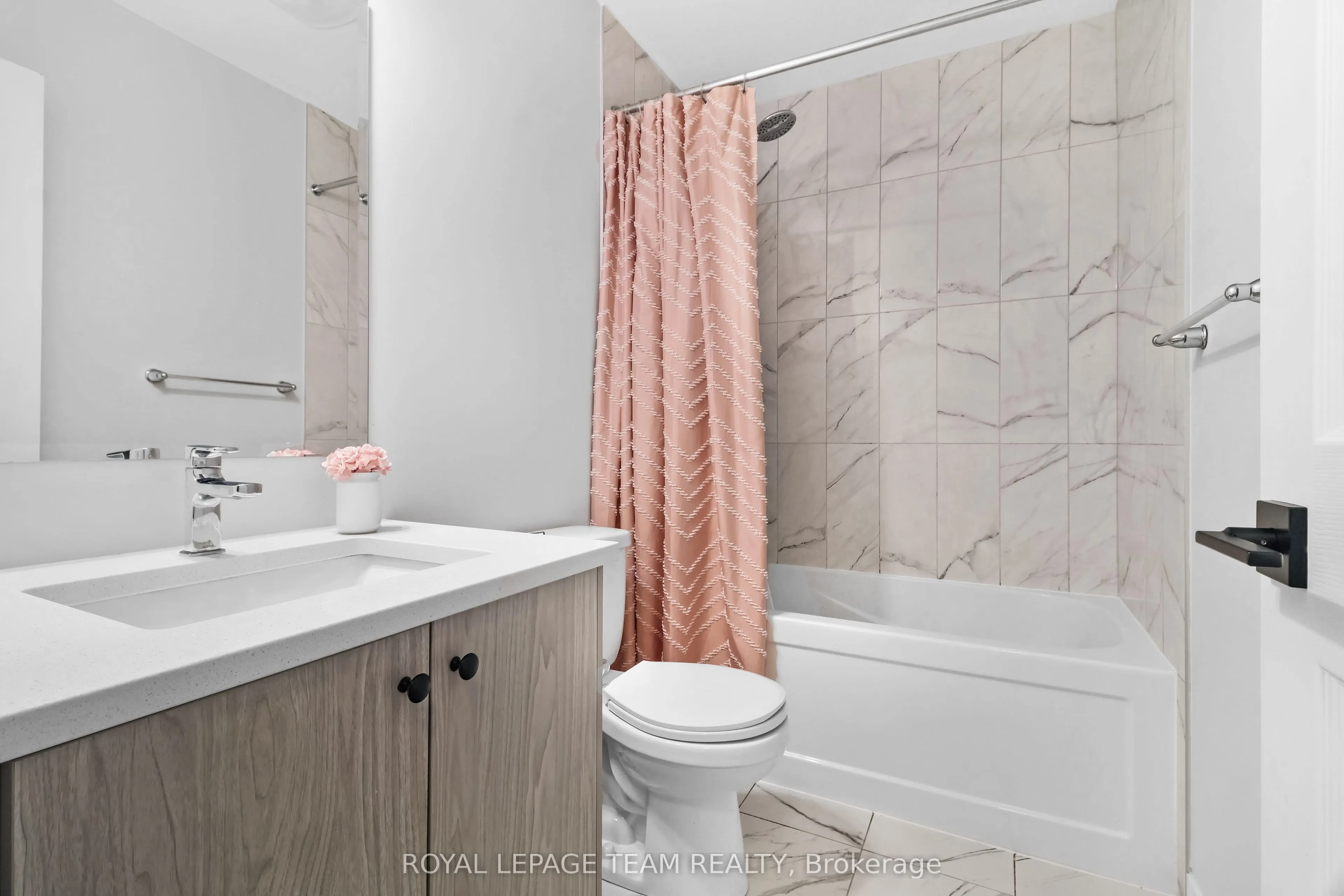 620 Parnian Private #71