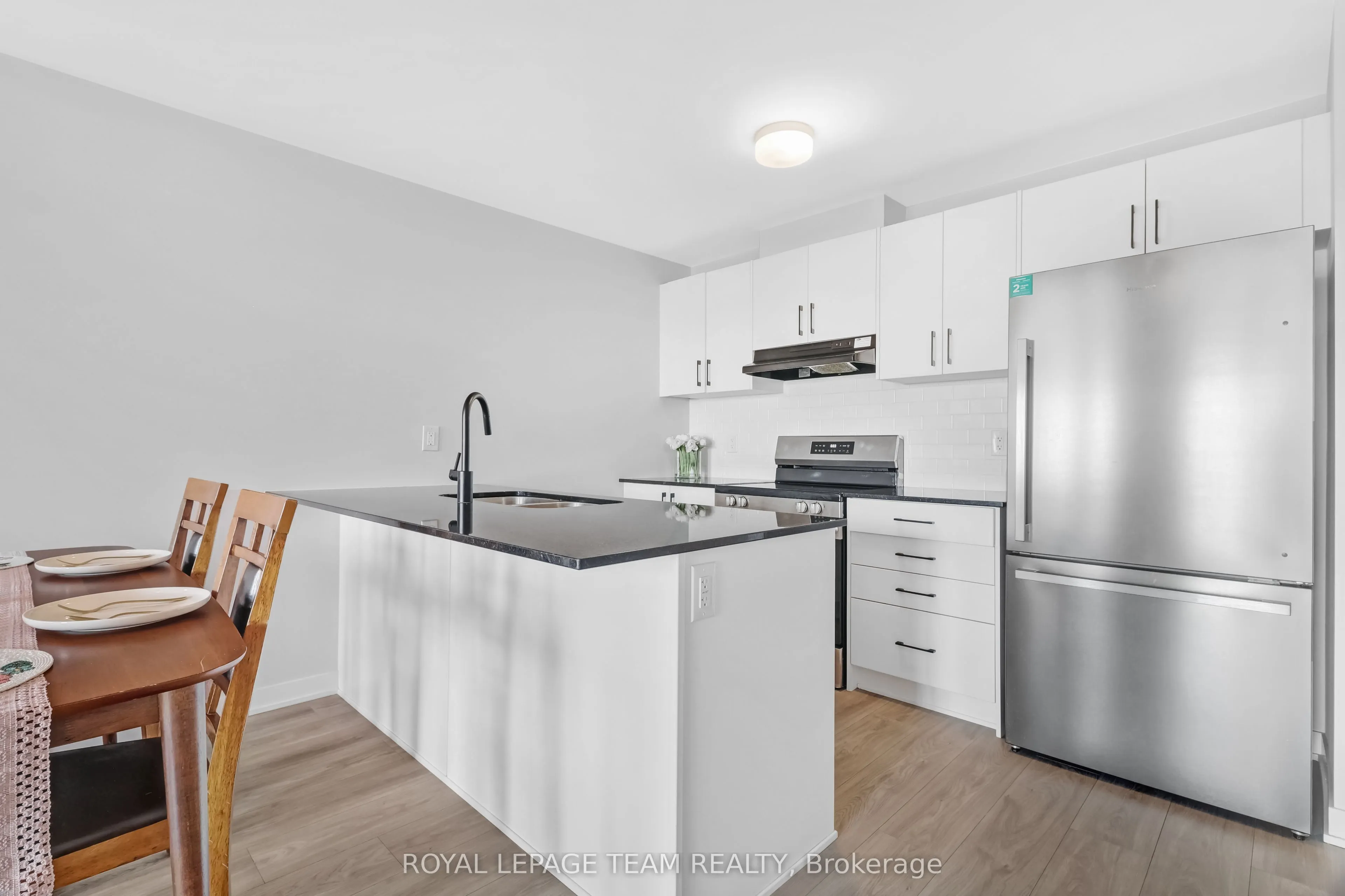 620 Parnian Private #71