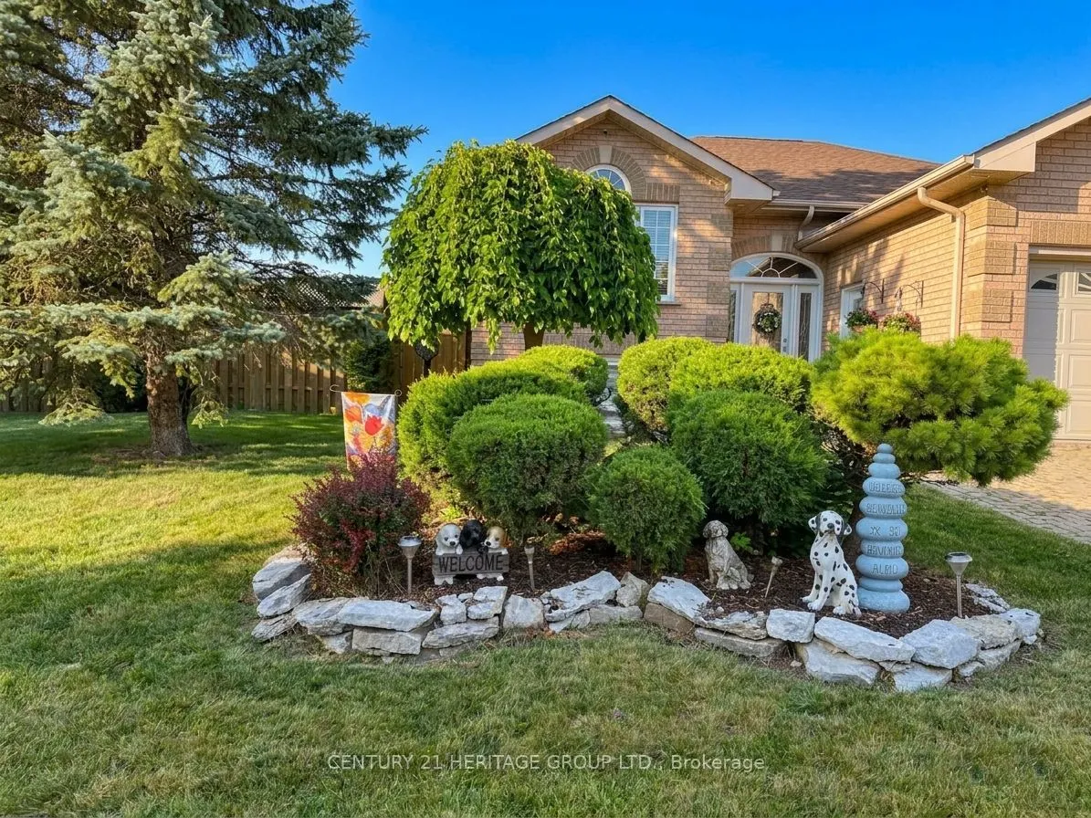 16 Eakins Crescent
