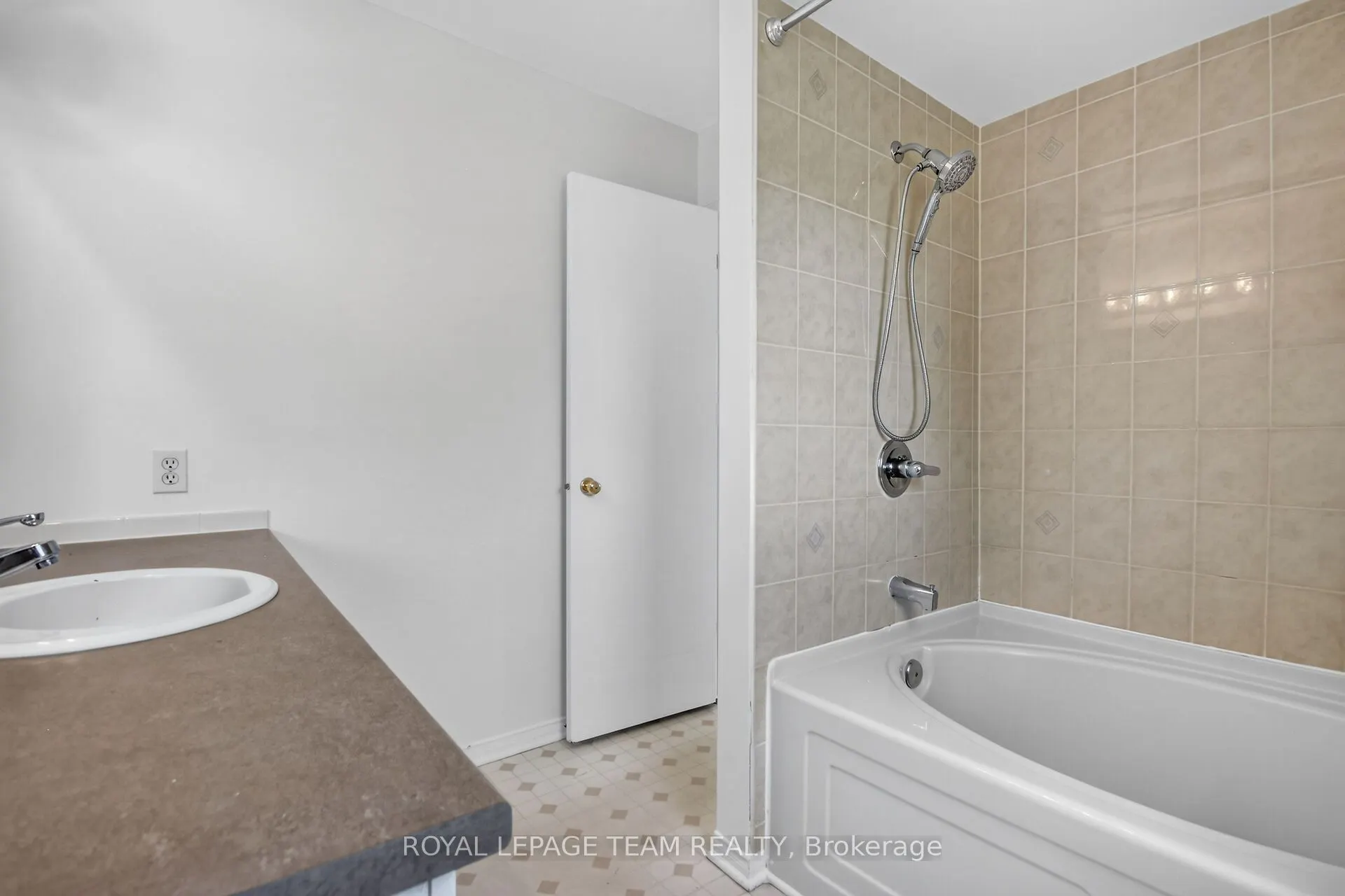 32 Vistapointe Drive