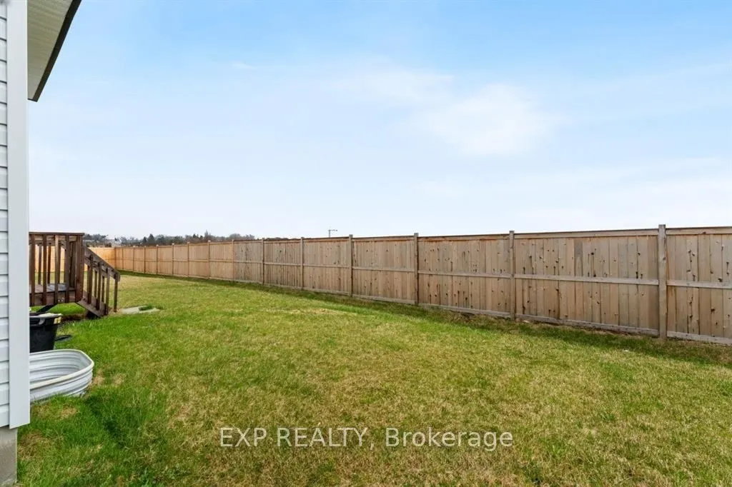 848 SNOWDROP Crescent