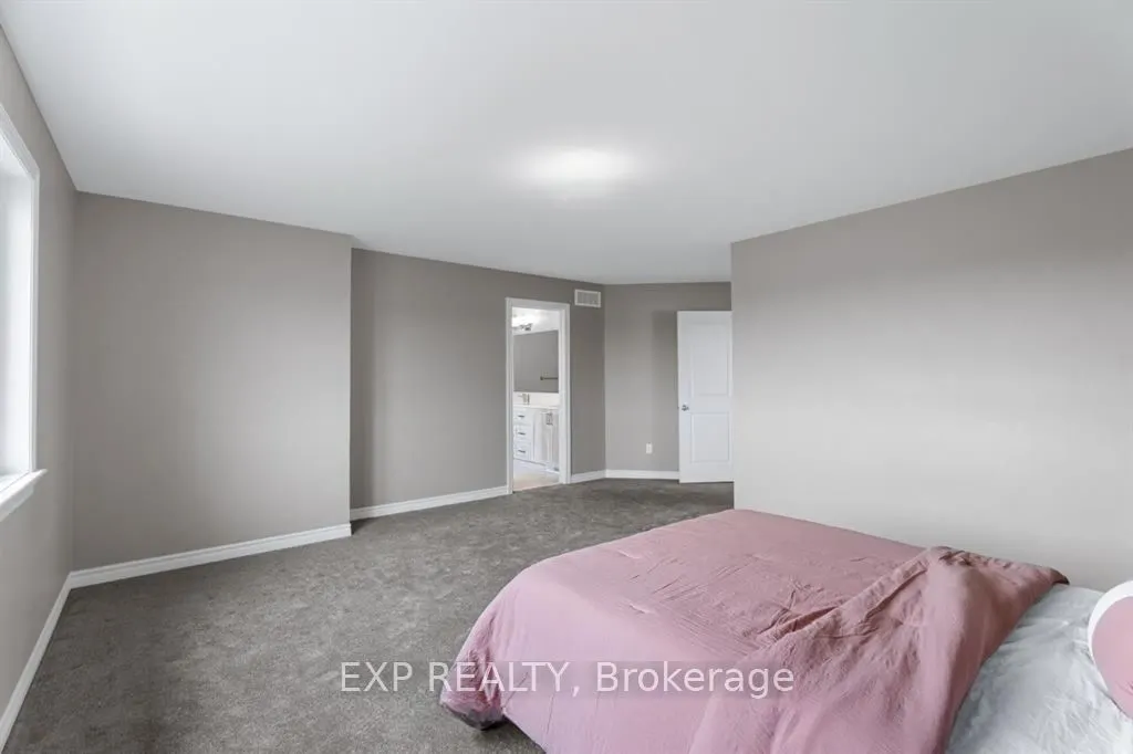 848 SNOWDROP Crescent