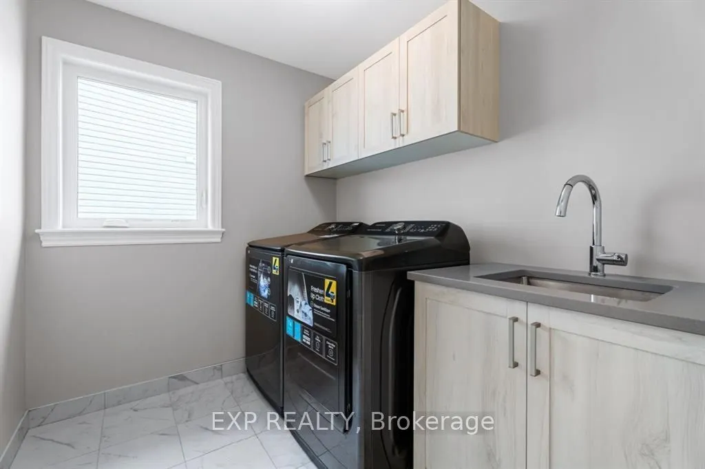 848 SNOWDROP Crescent