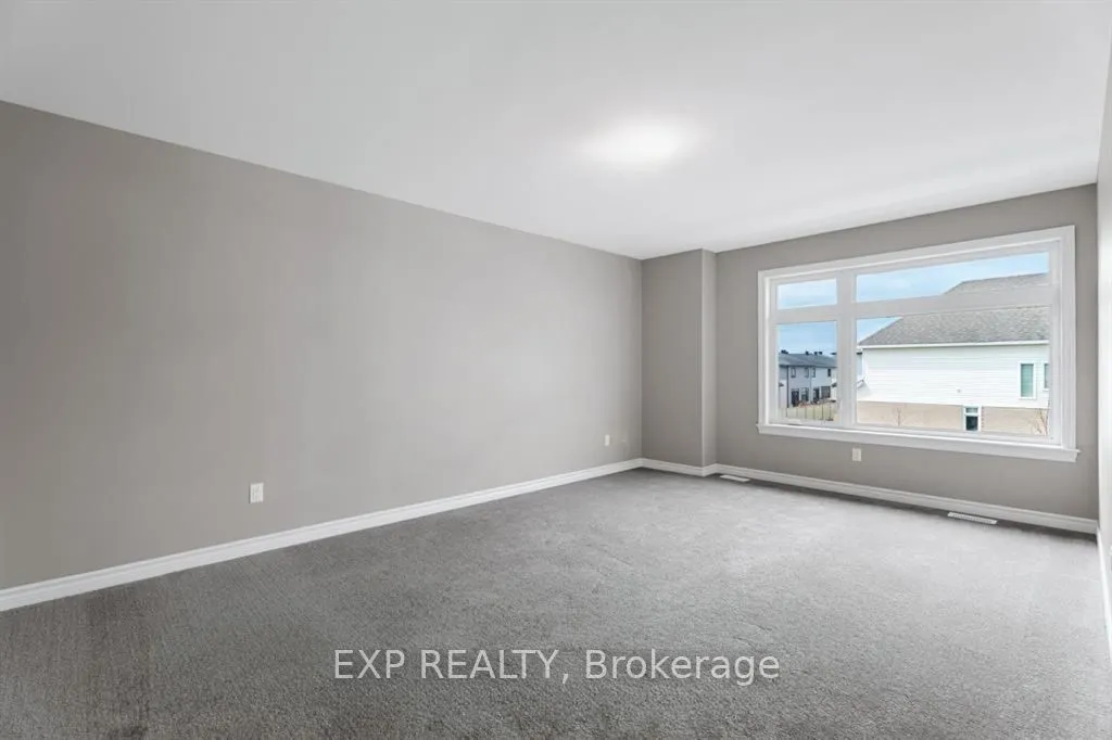 848 SNOWDROP Crescent