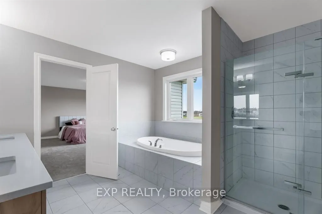 848 SNOWDROP Crescent
