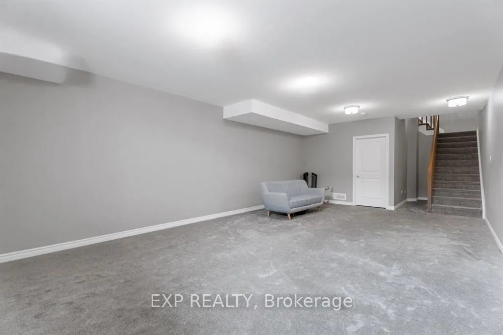 848 SNOWDROP Crescent