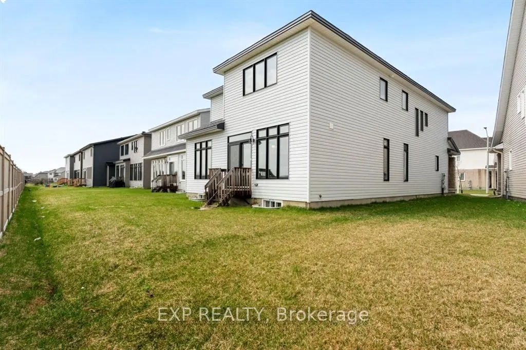 848 SNOWDROP Crescent