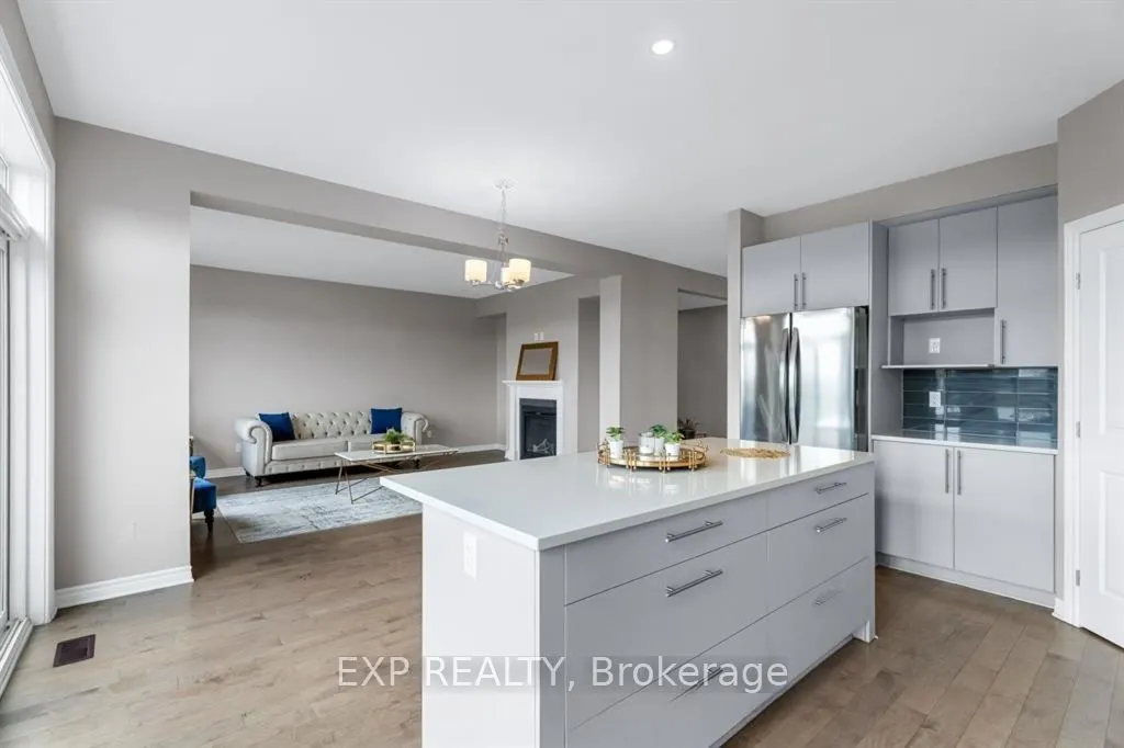 848 SNOWDROP Crescent