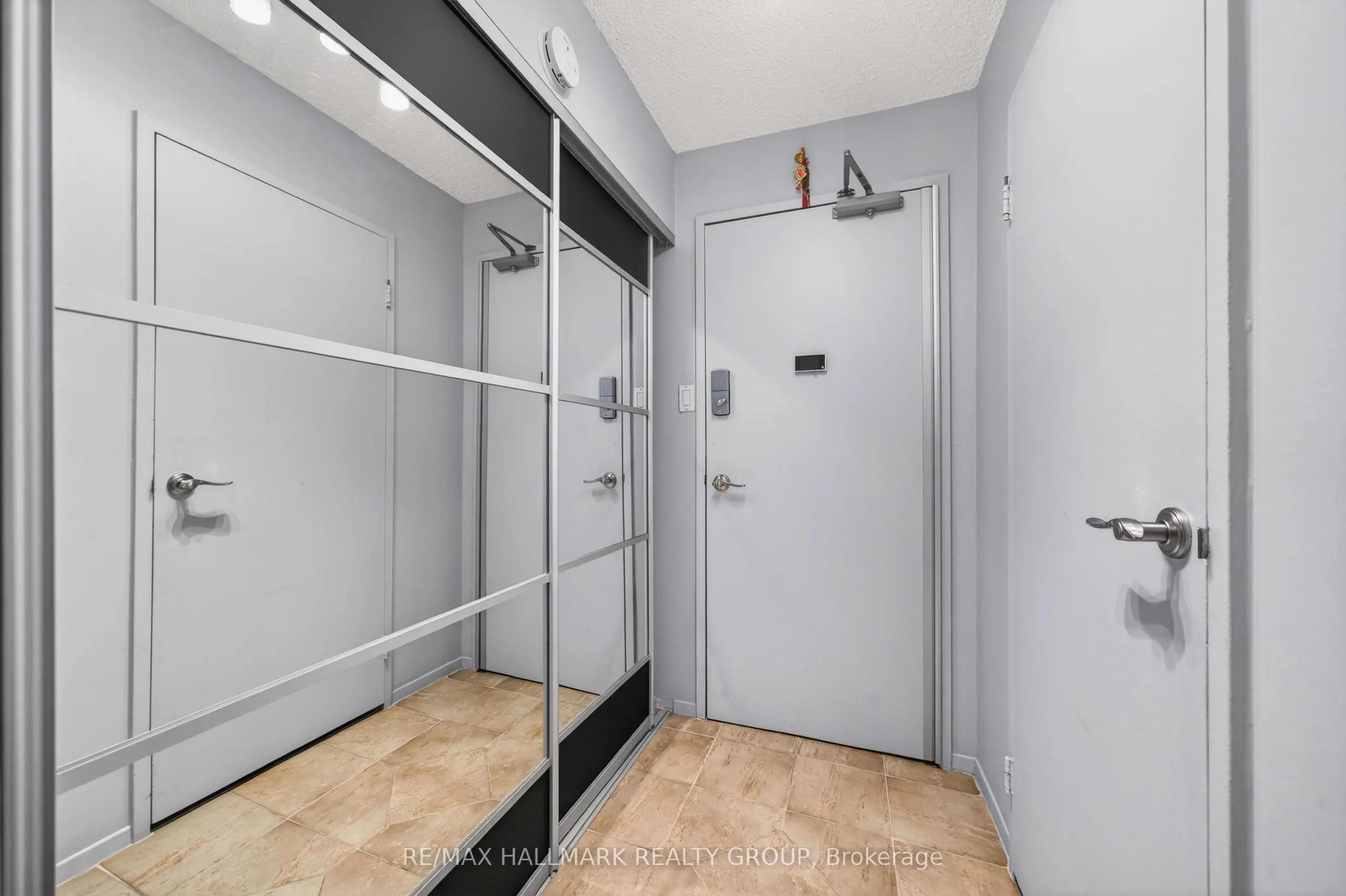 158 A McArthur Avenue #404