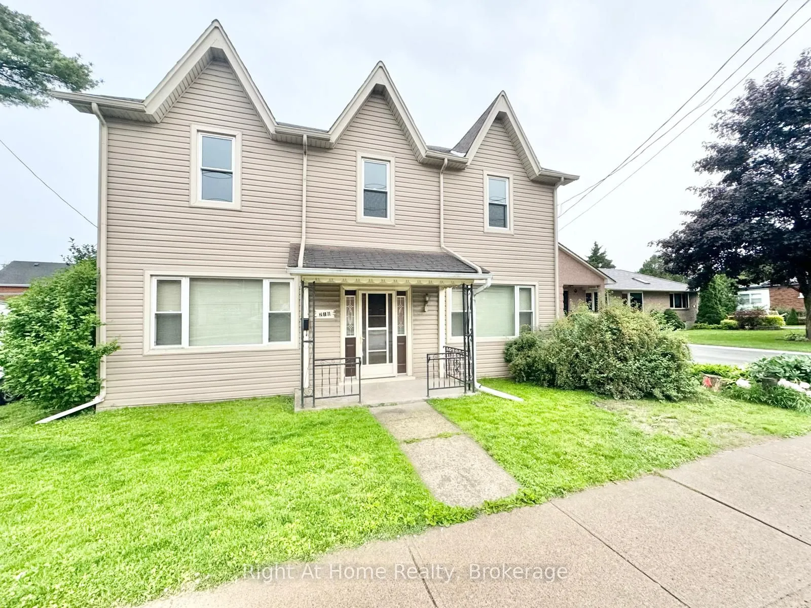 216 Hatt Street