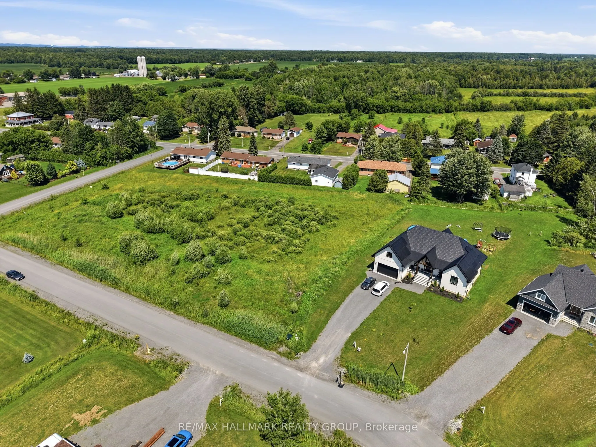 208 DES VIOLETTES Street