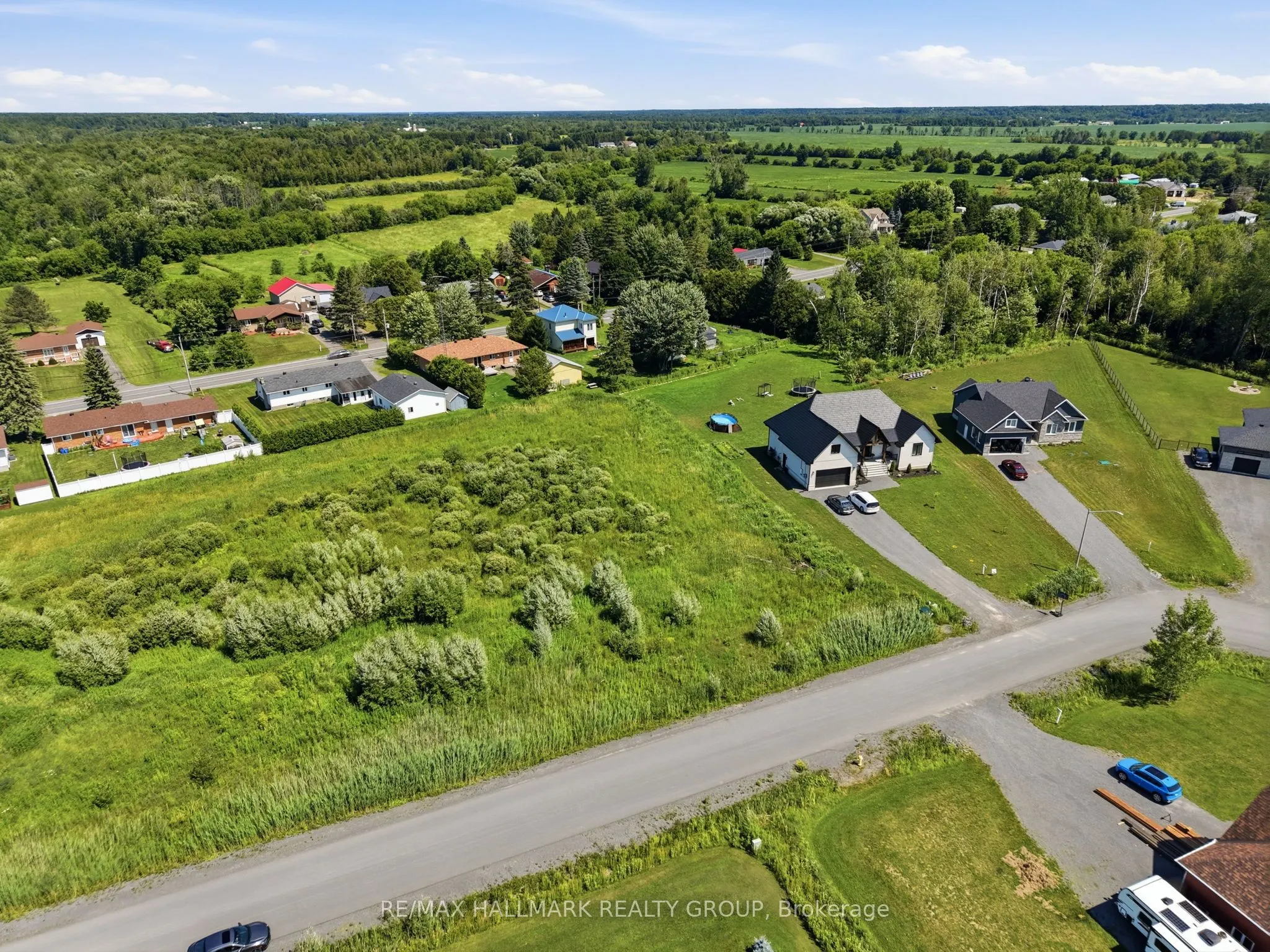 208 DES VIOLETTES Street