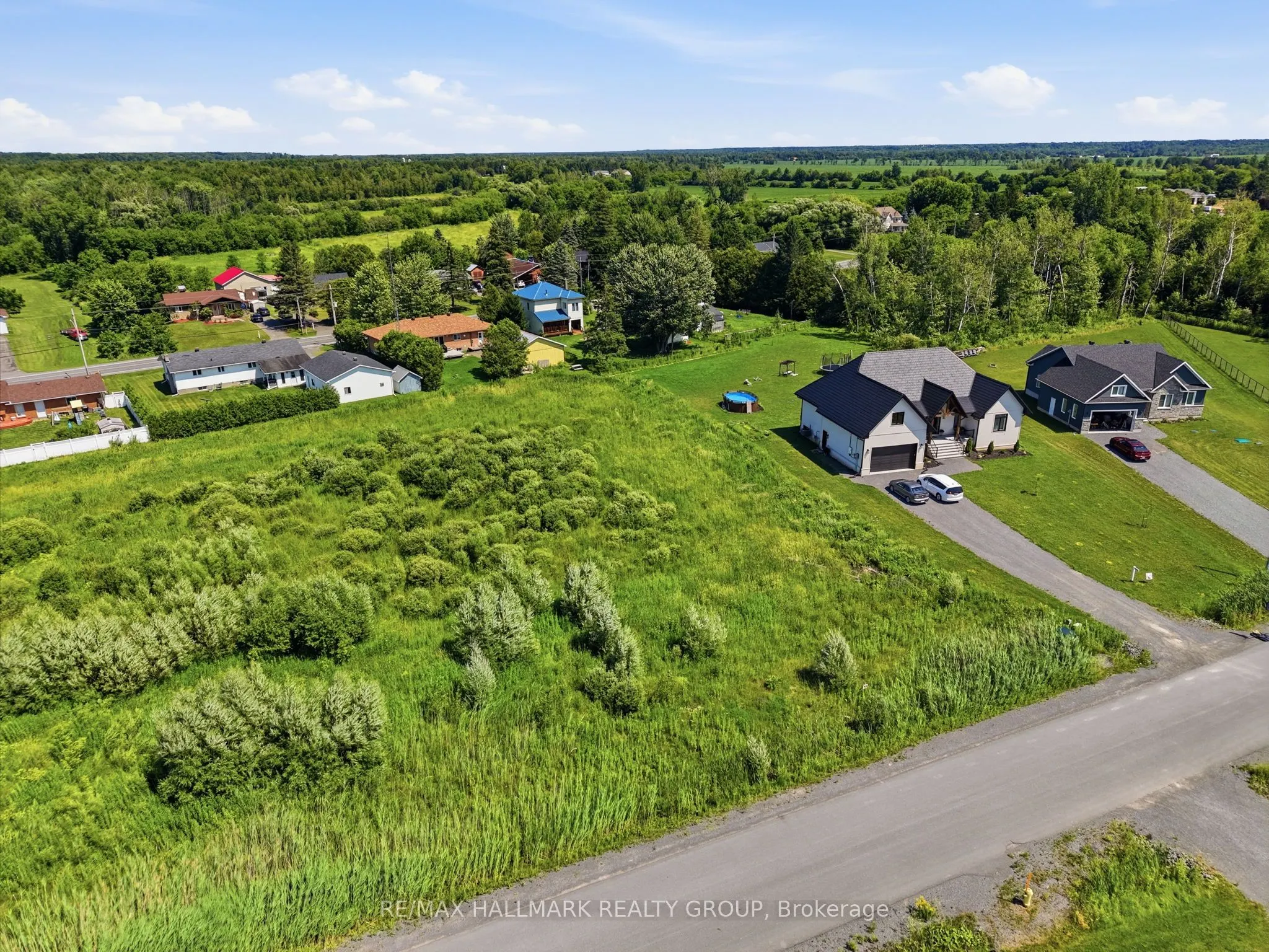 208 DES VIOLETTES Street