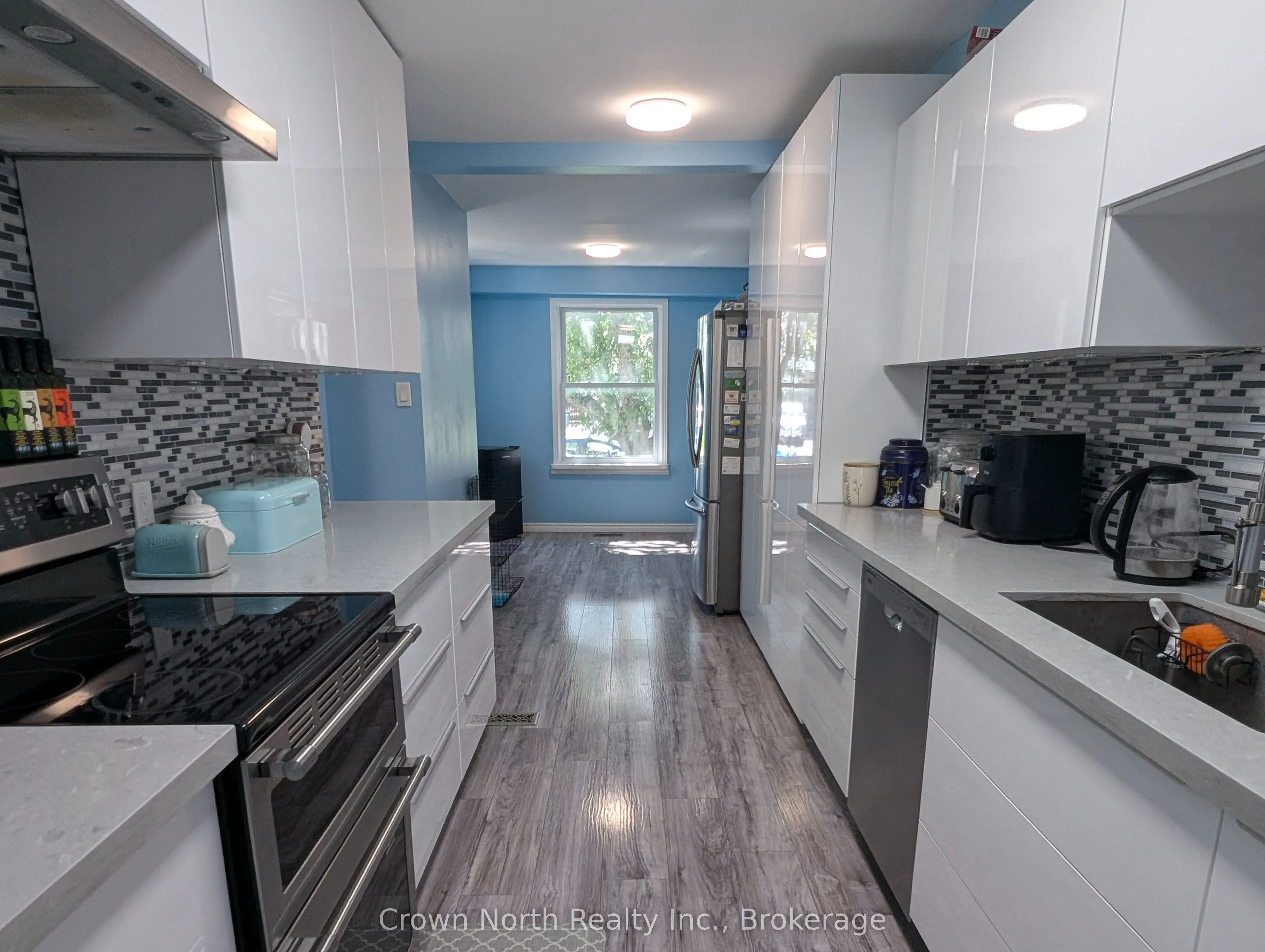 60 Pochon Avenue