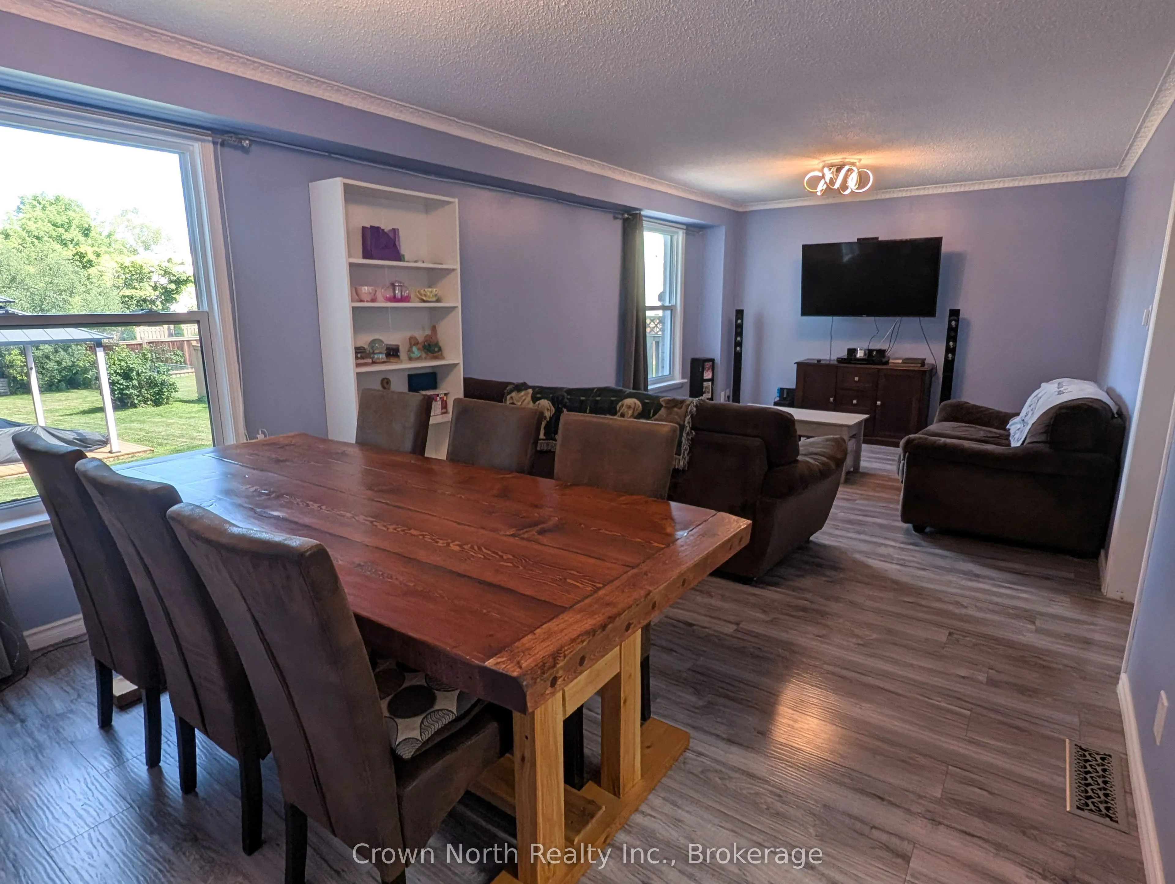 60 Pochon Avenue