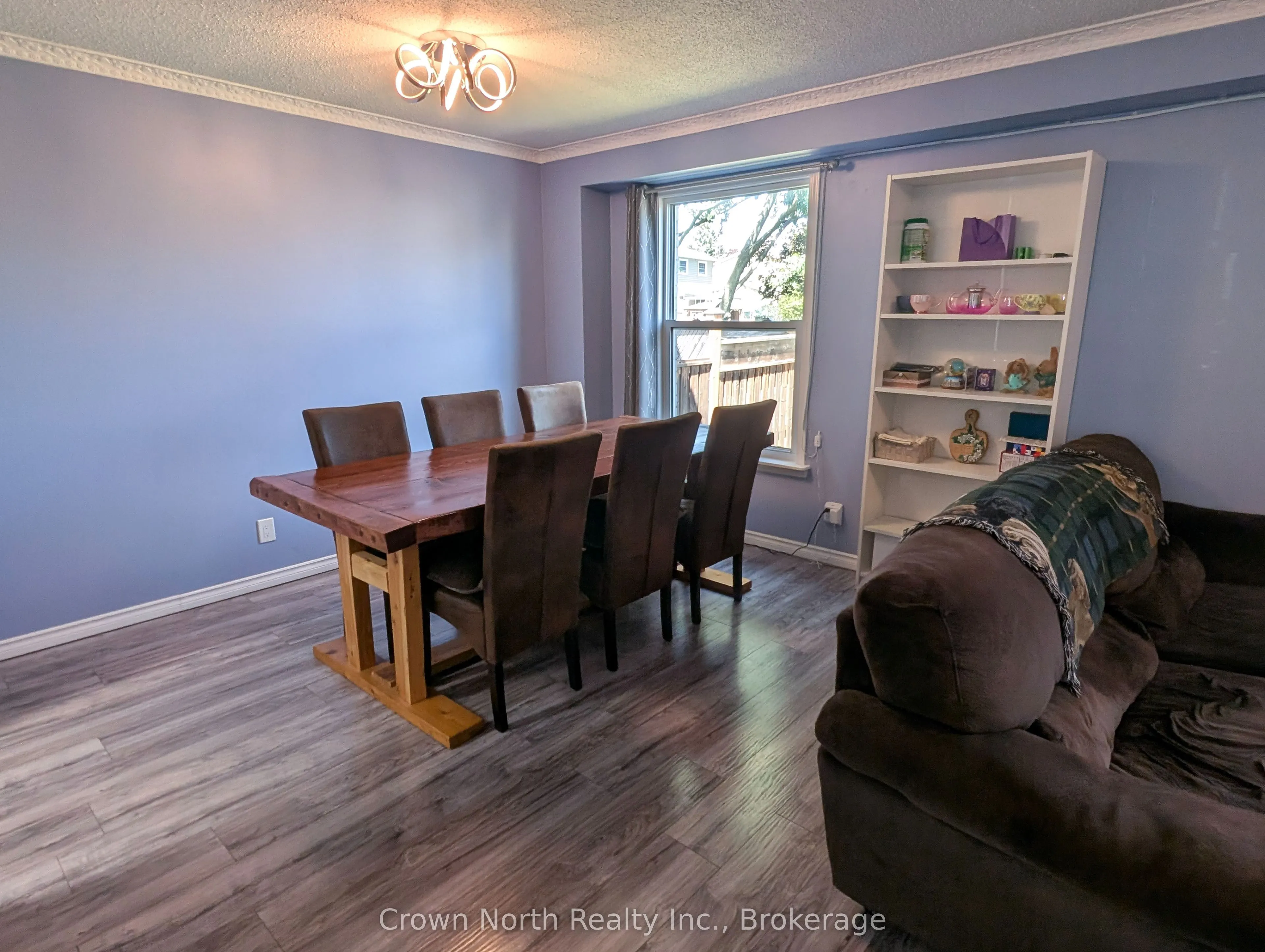60 Pochon Avenue