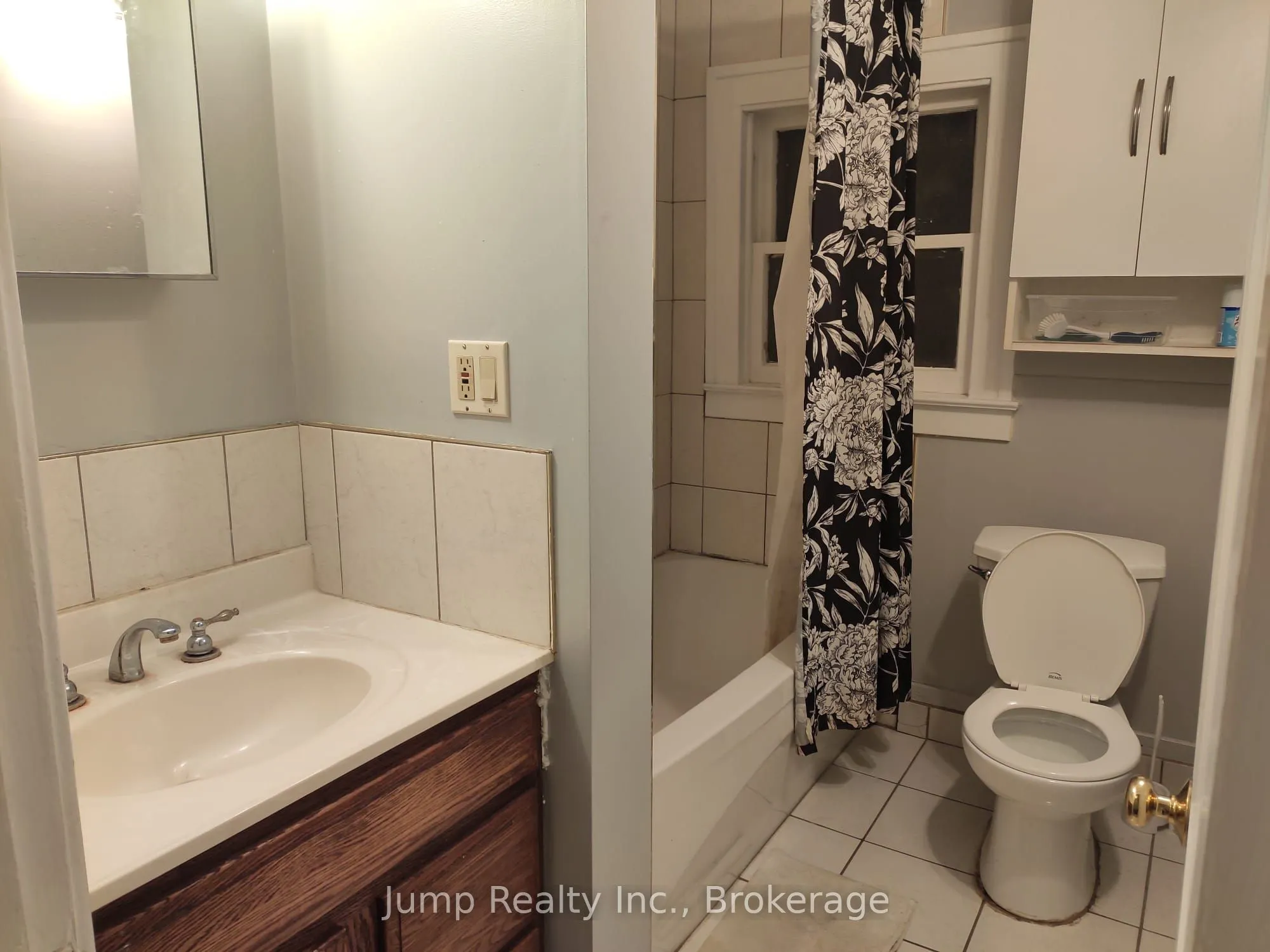 366 Rosedale Avenue #Upper