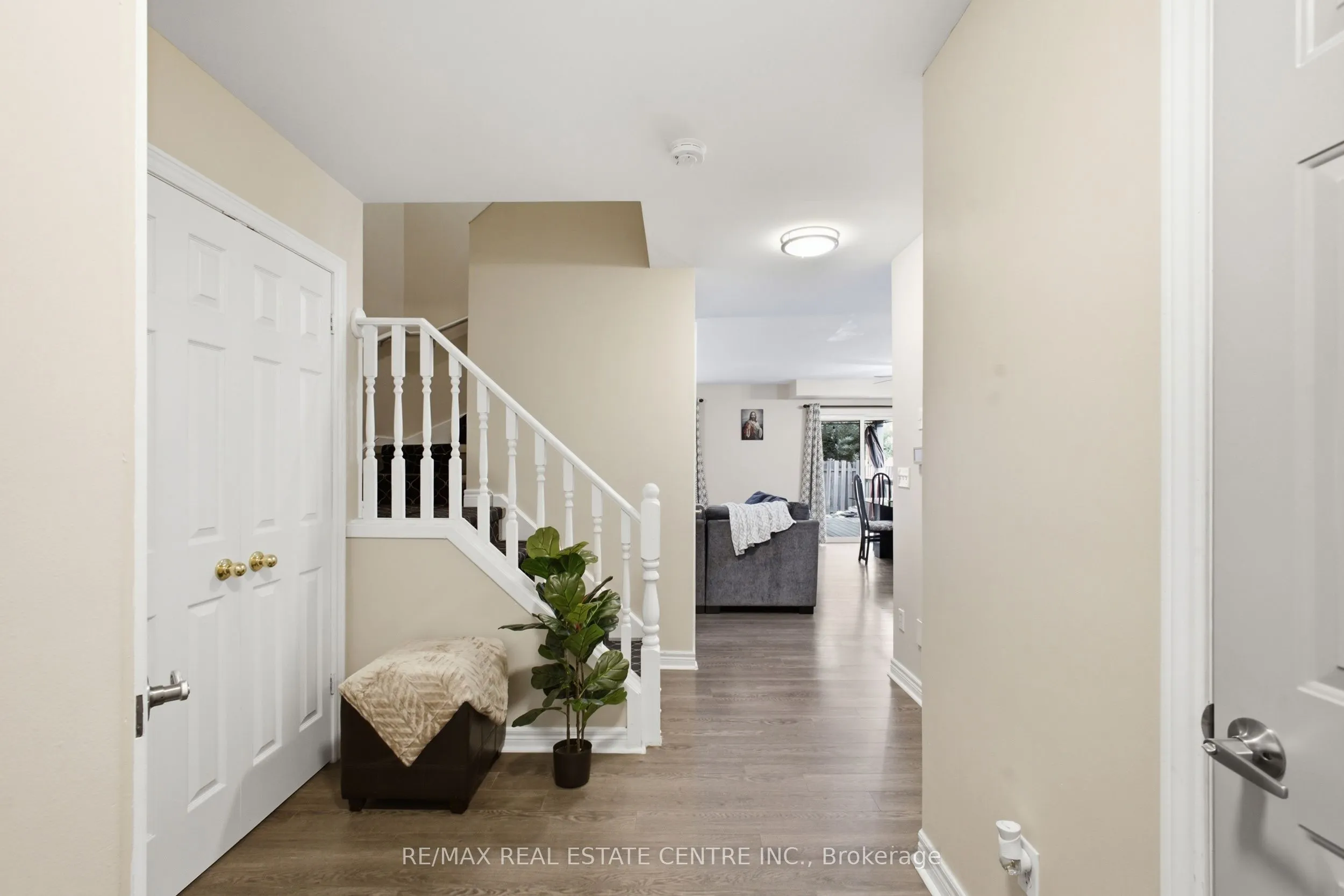 801 Hunters Gate Crescent