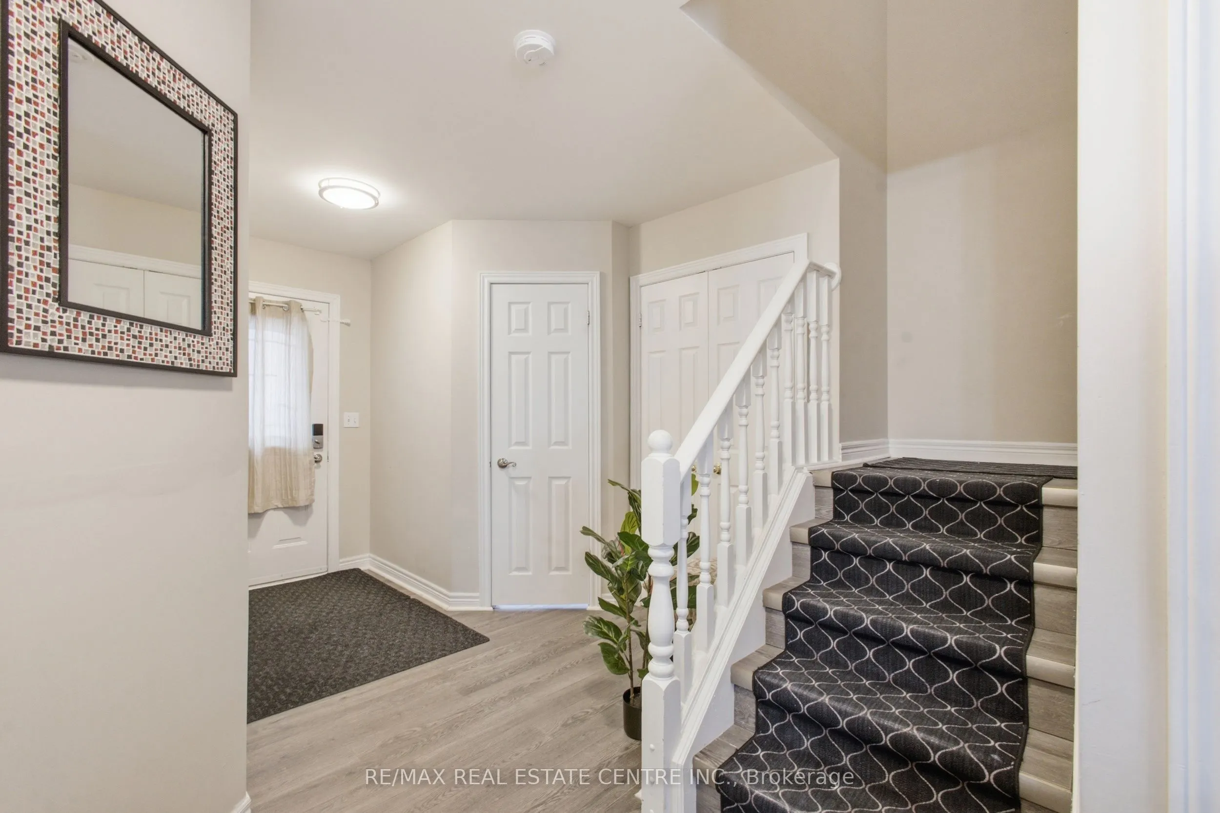 801 Hunters Gate Crescent