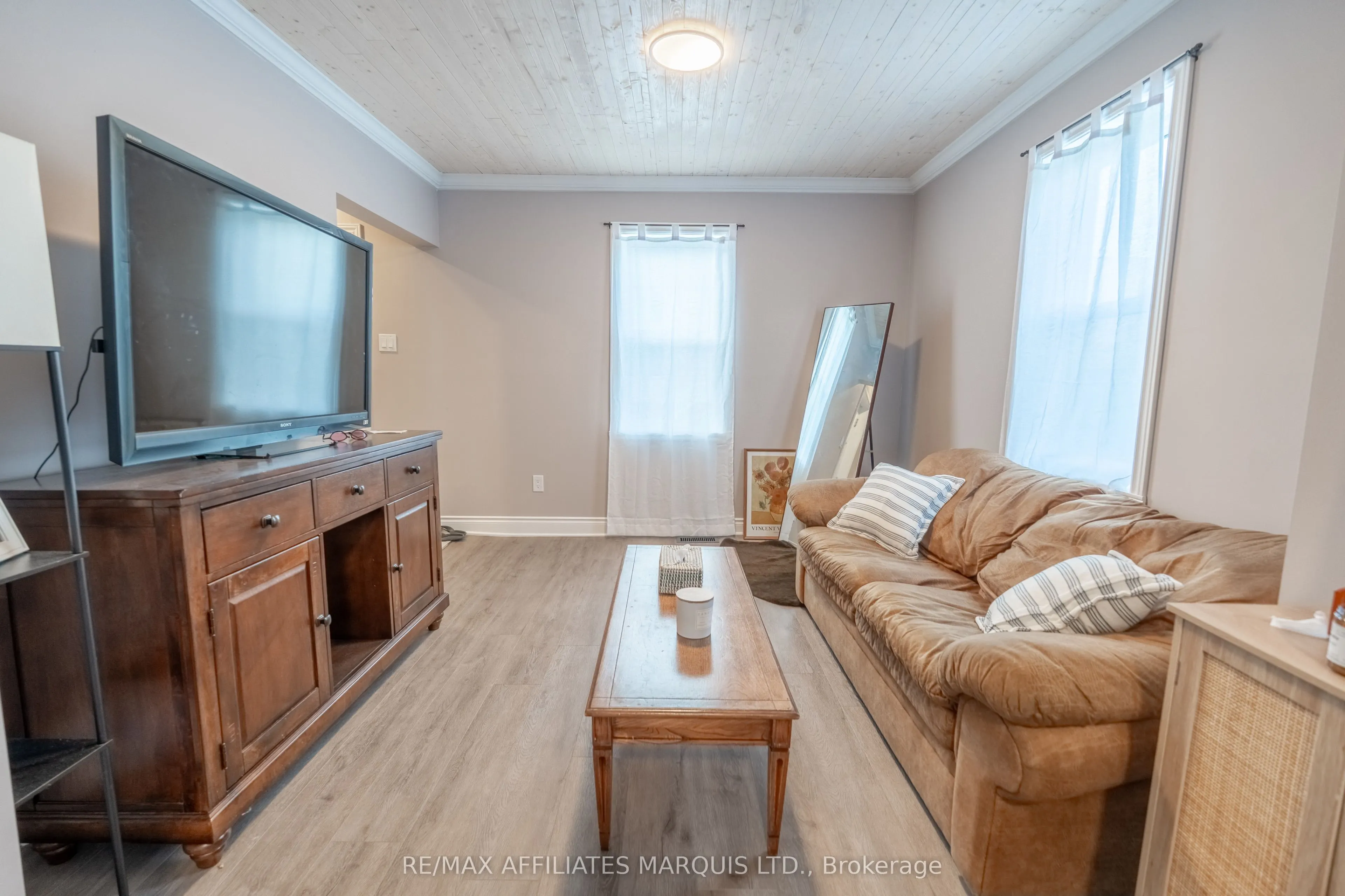2 Whitehead Avenue