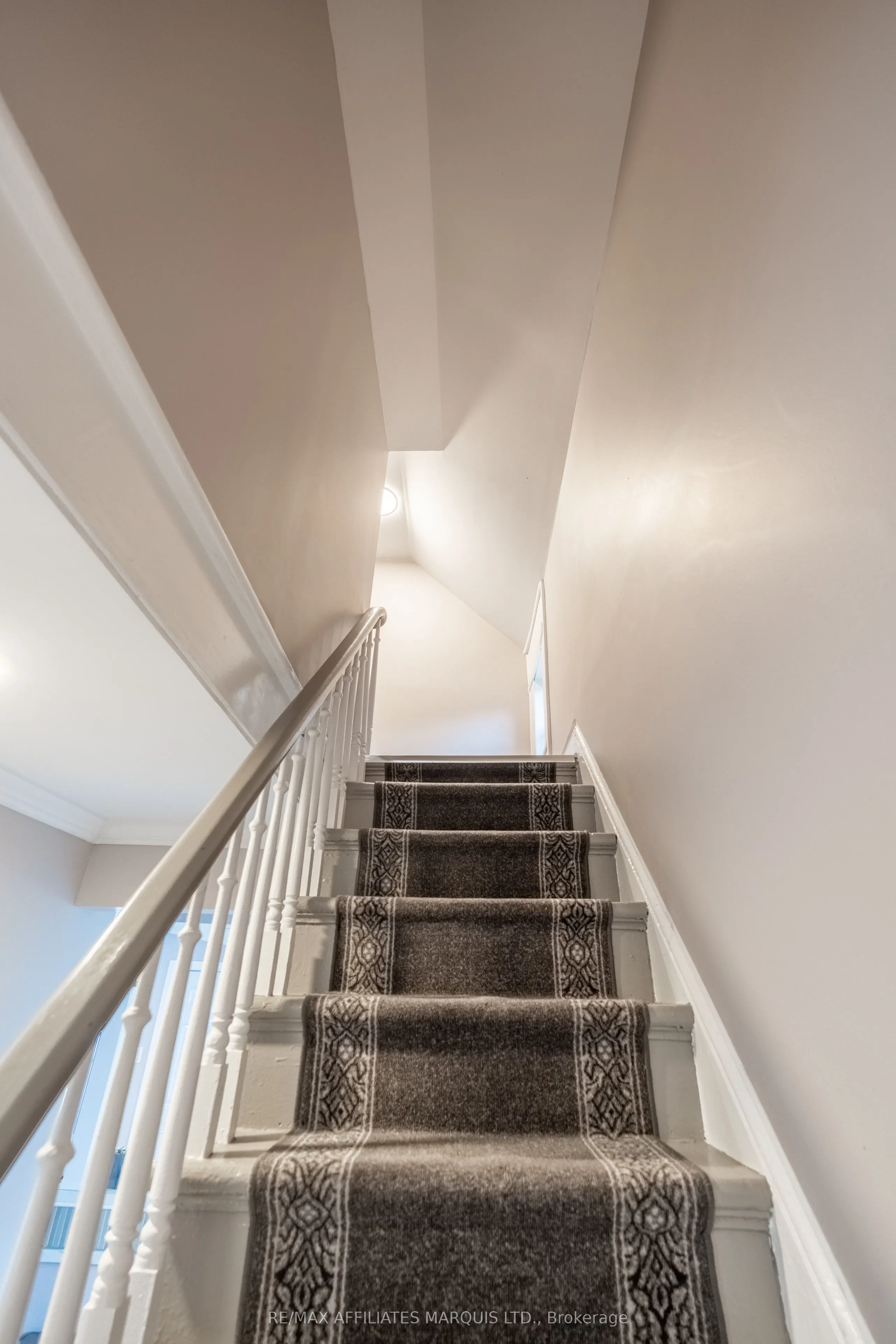 2 Whitehead Avenue