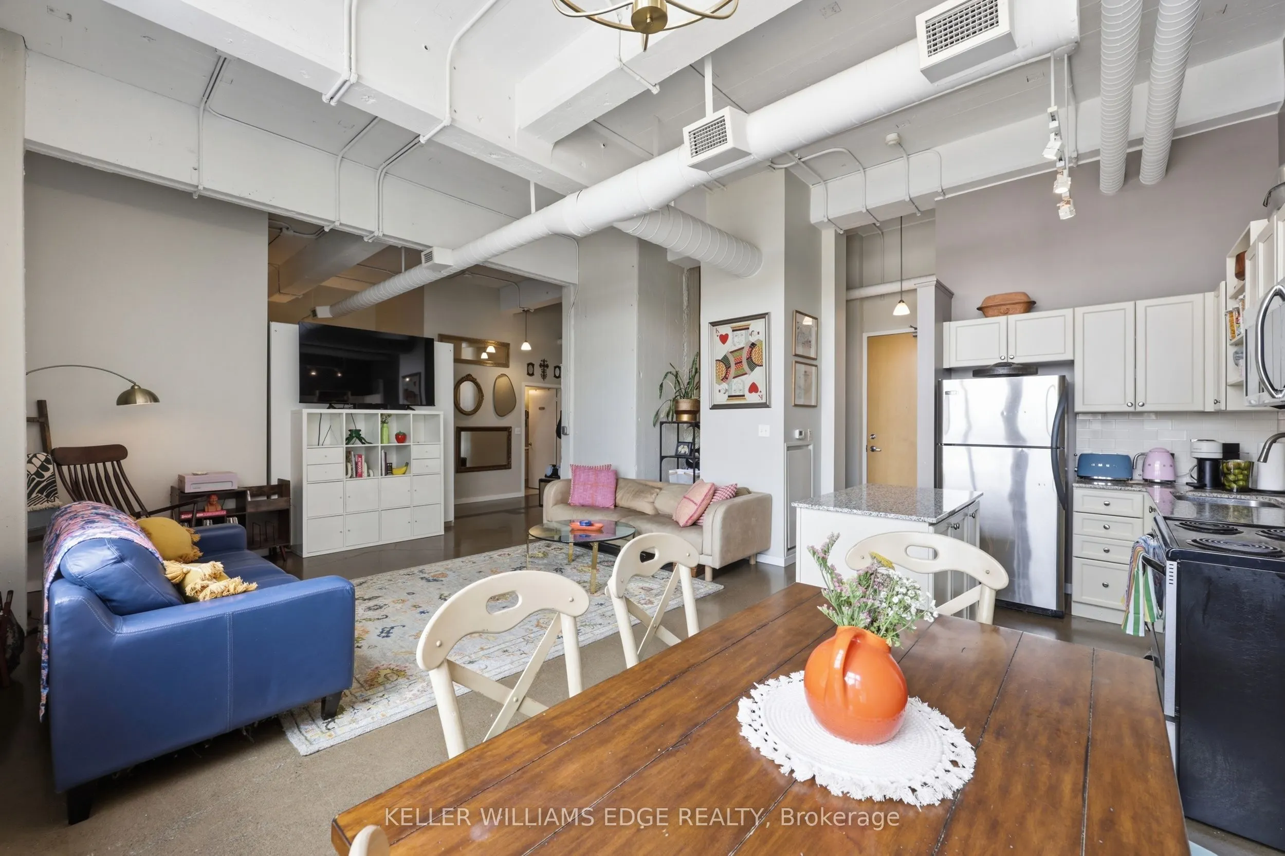 410 King Street W #307