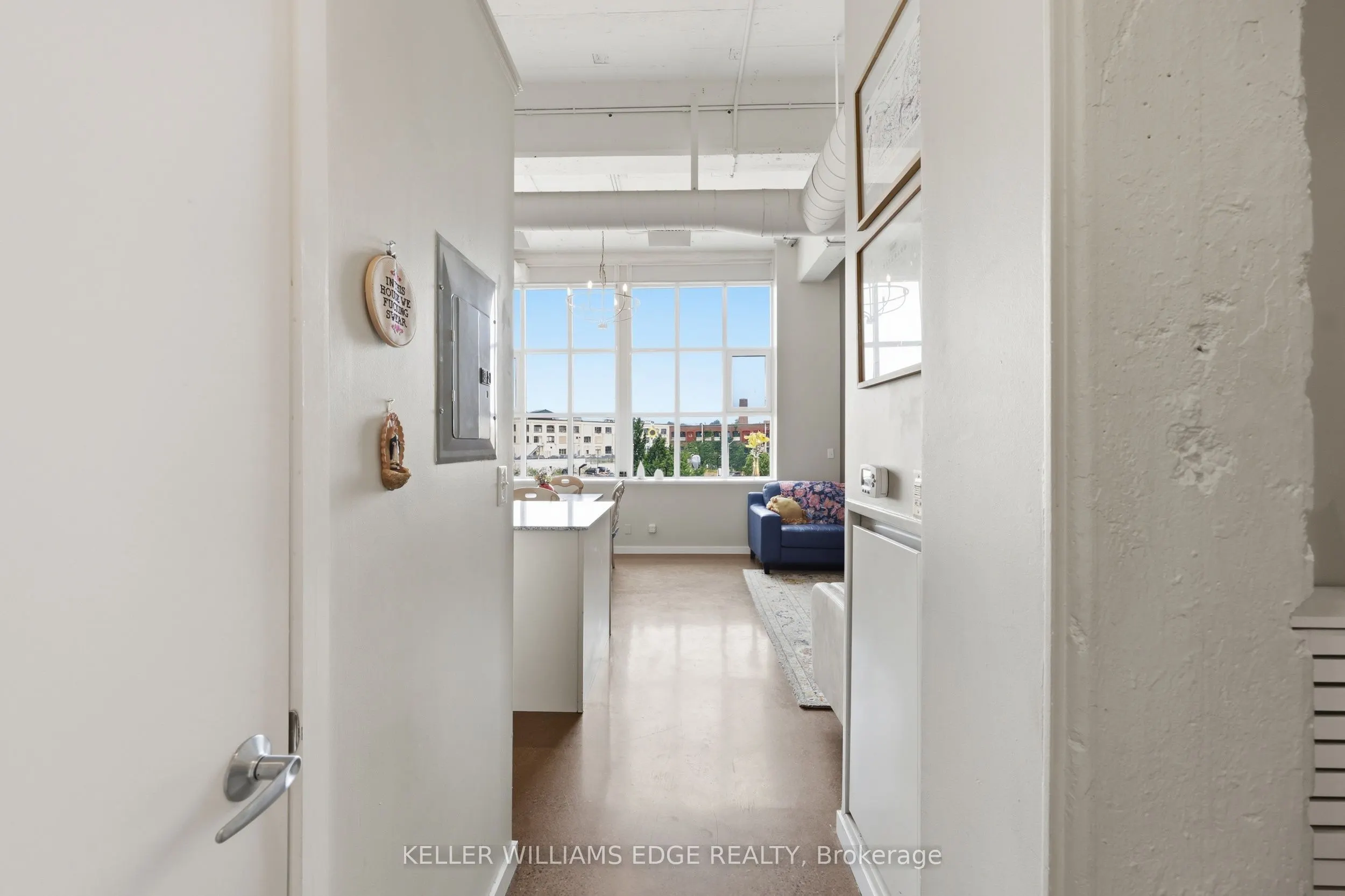 410 King Street W #307
