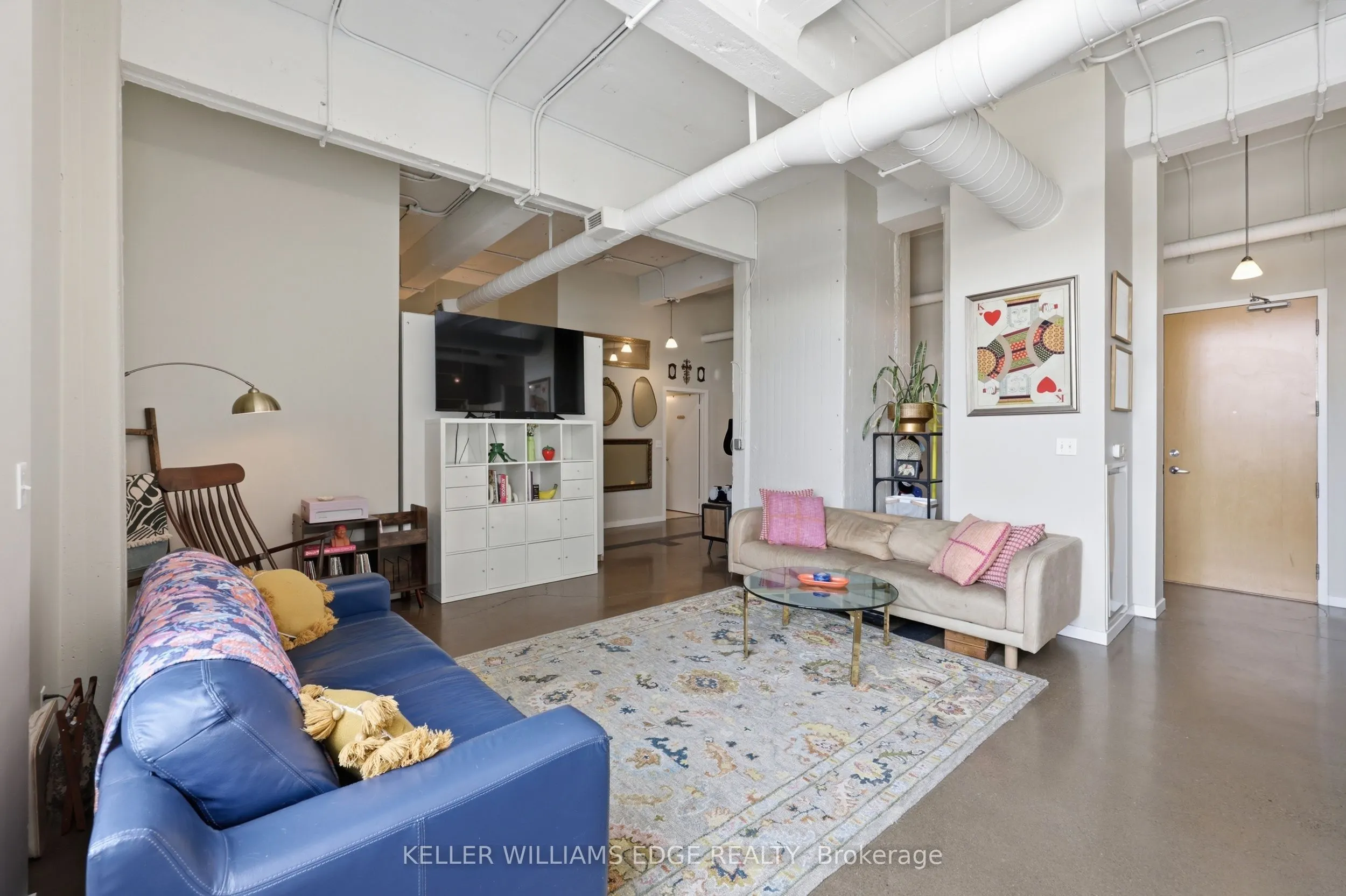 410 King Street W #307