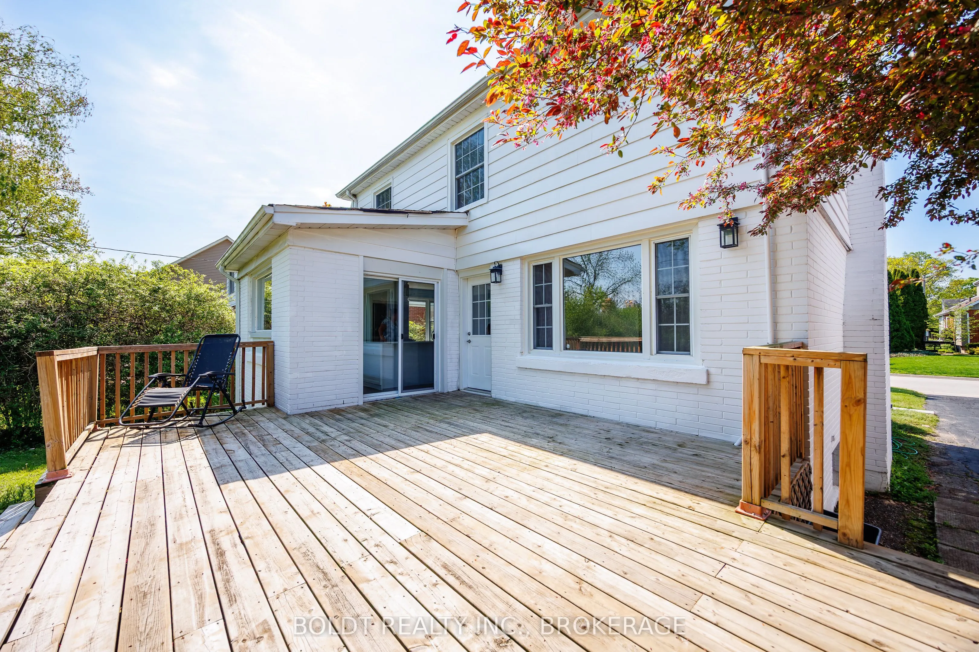 35 Rivercrest Drive