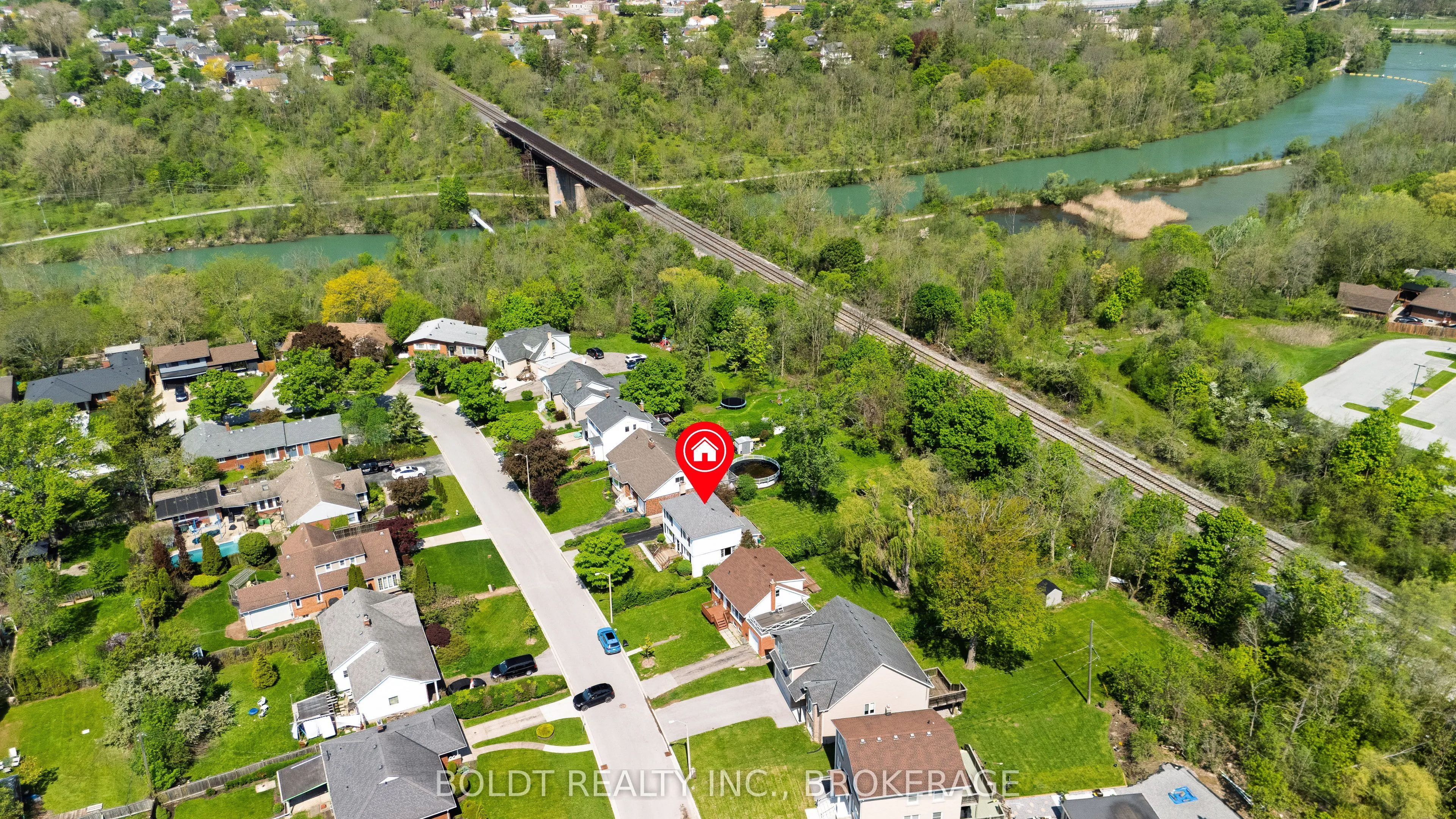 35 Rivercrest Drive