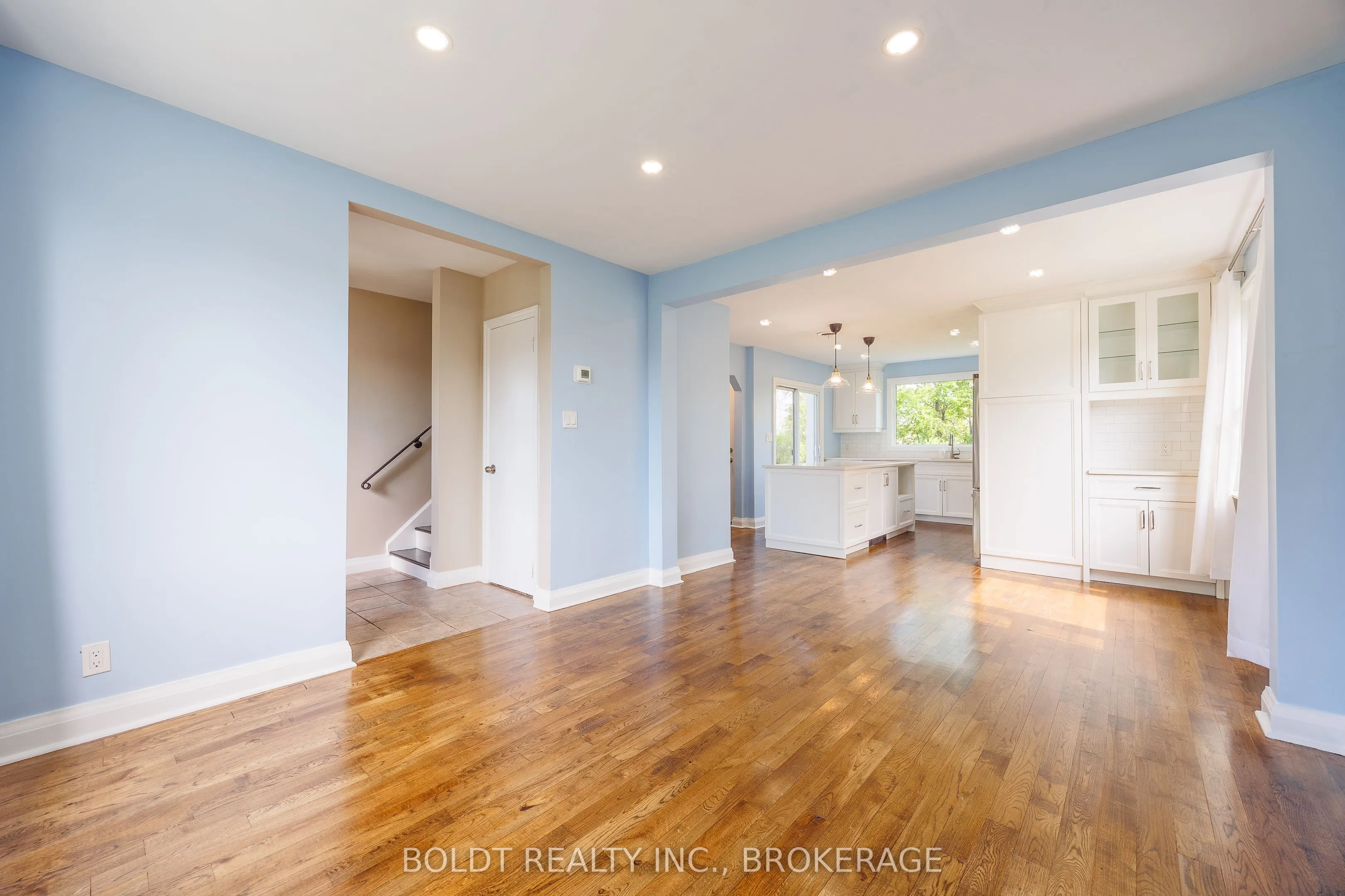 35 Rivercrest Drive
