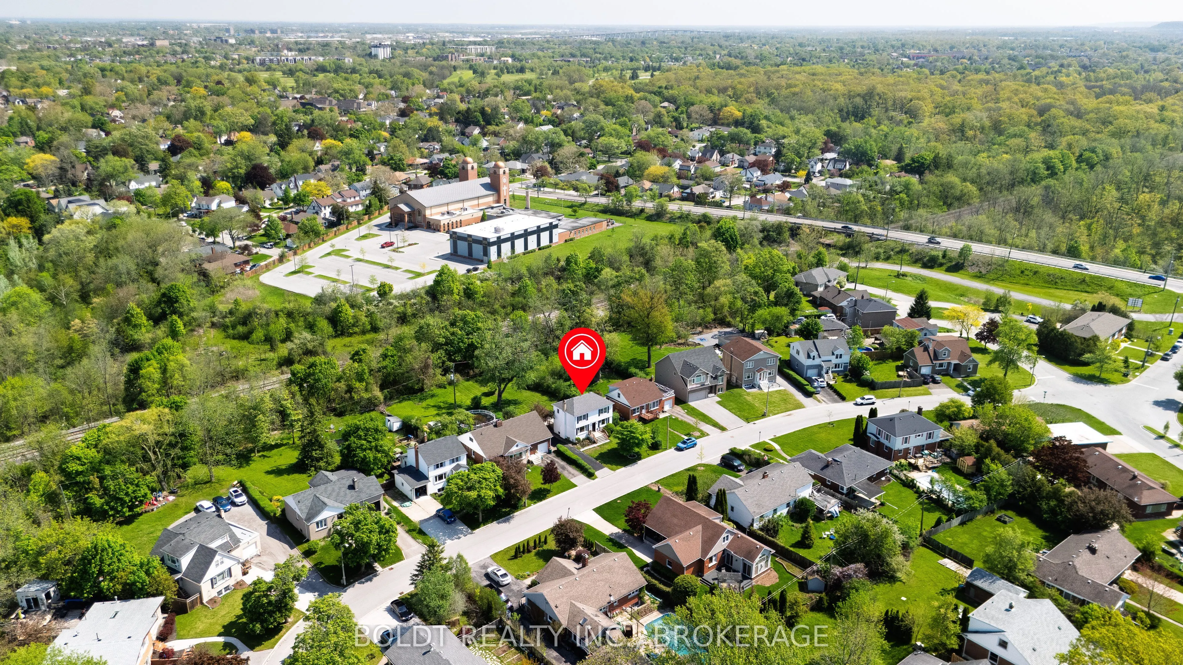 35 Rivercrest Drive