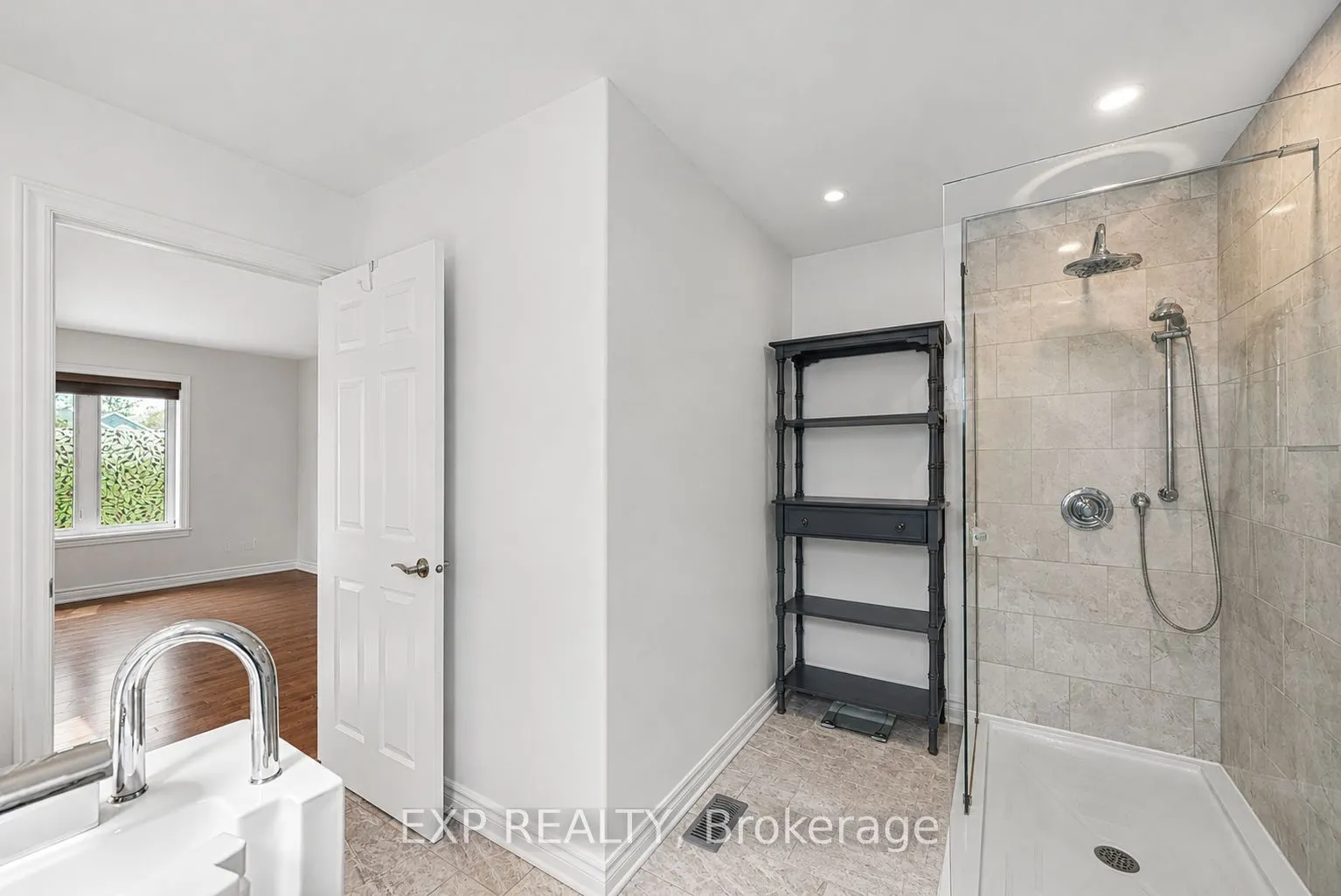 28 Jim Brownell Boulevard