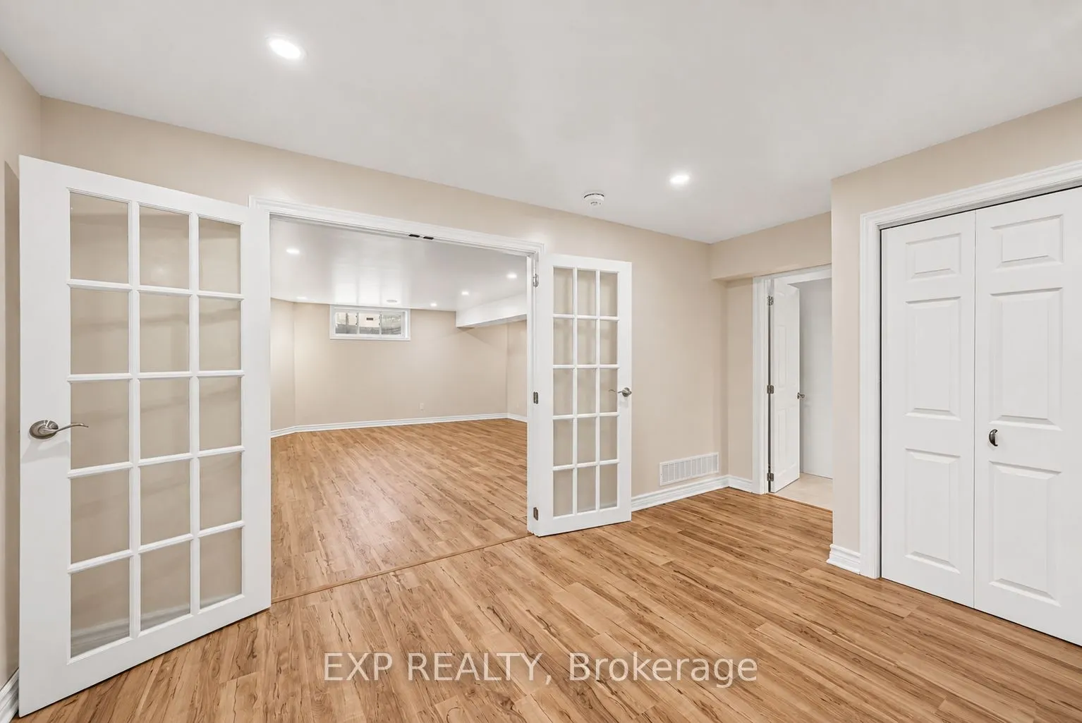 28 Jim Brownell Boulevard