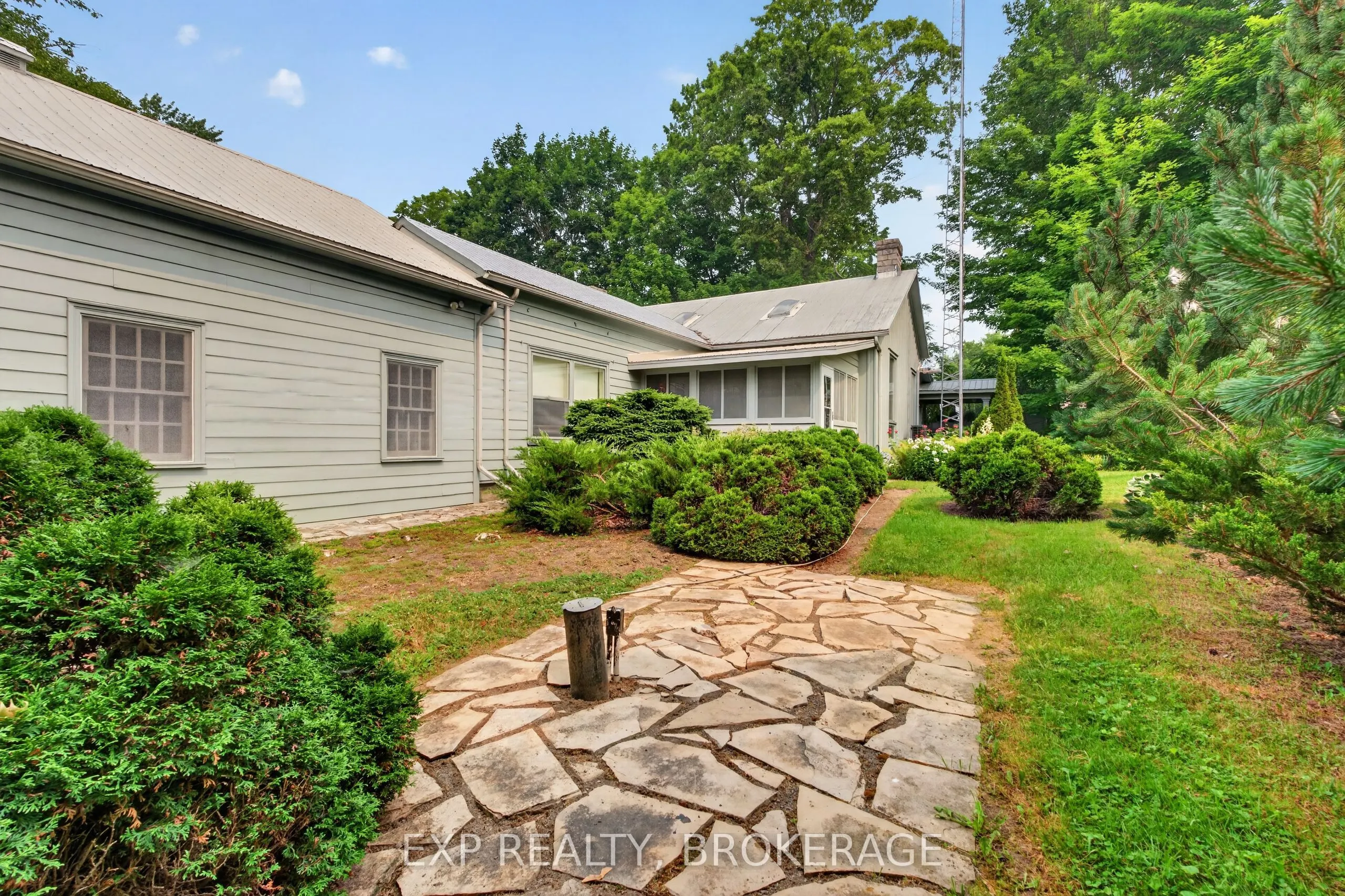 316 & 310 COLEBROOK Road