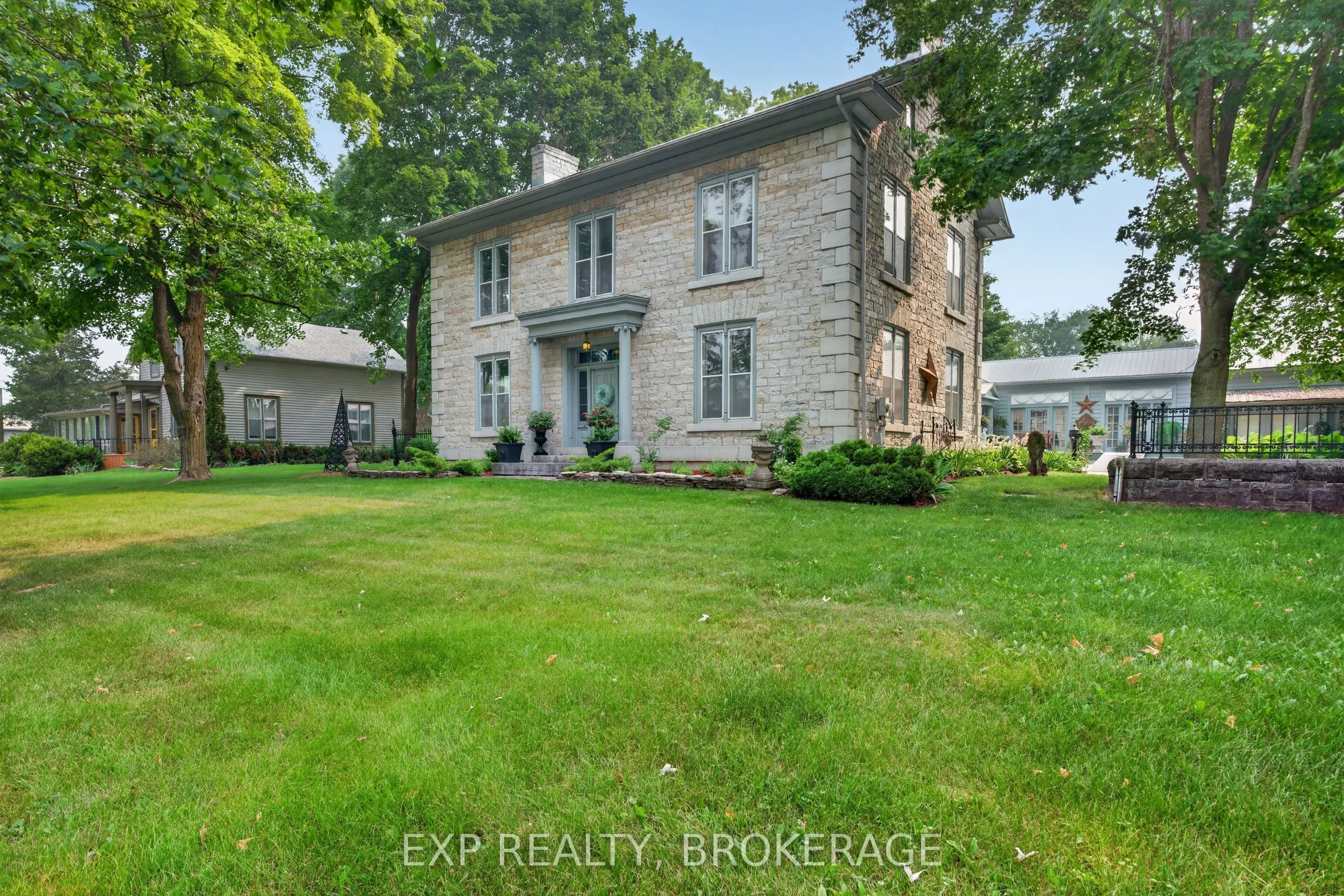 316 & 310 COLEBROOK Road