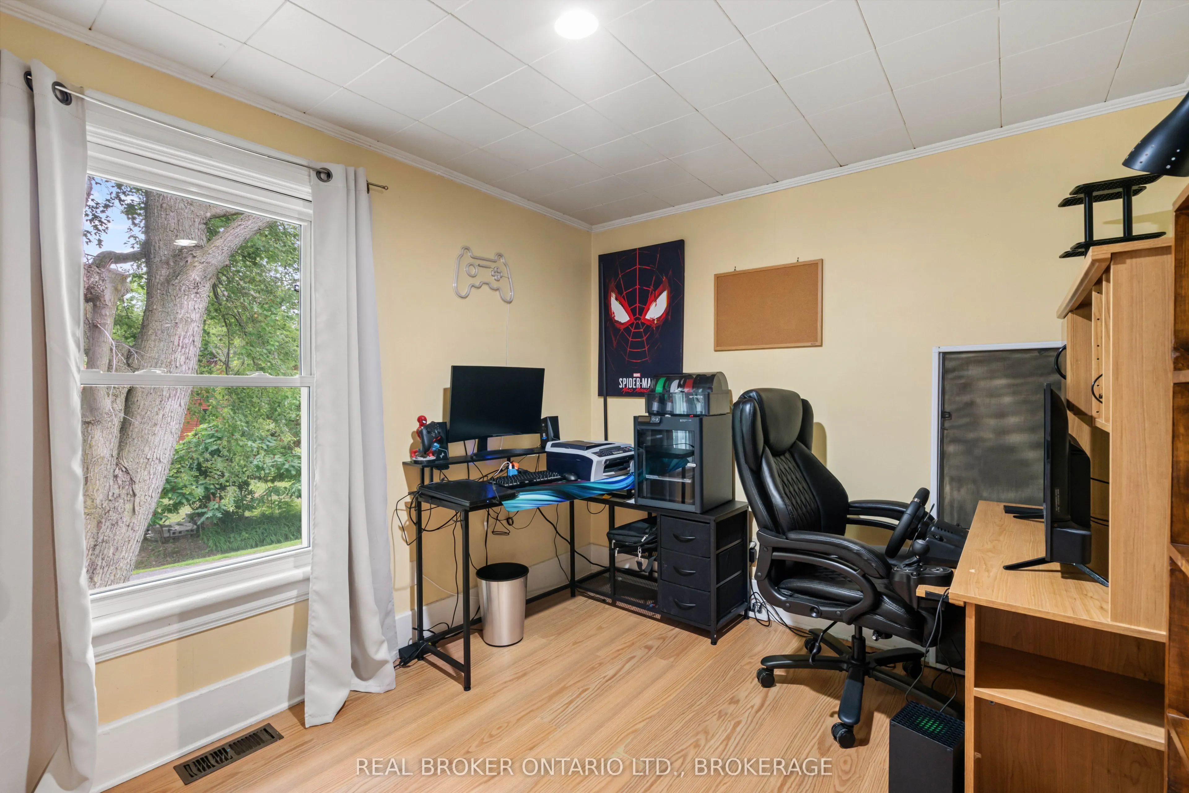 9 Spruce Street