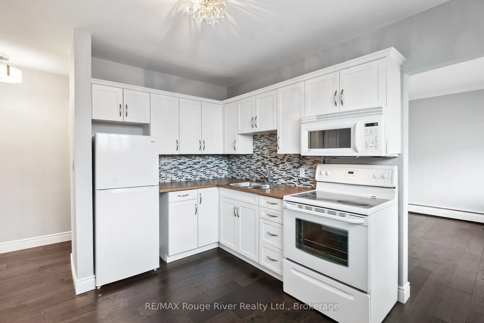 242 Darcy Street #11