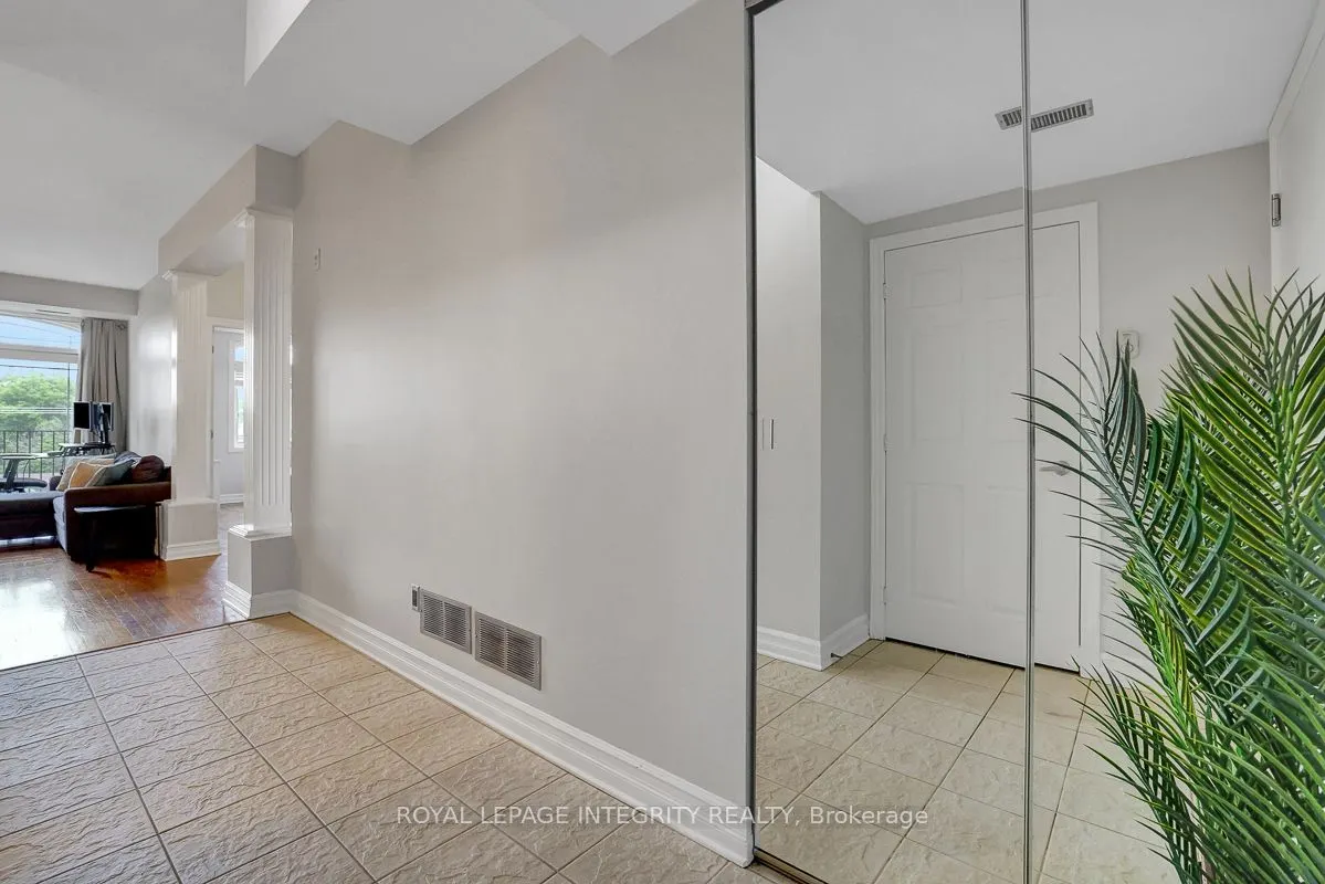 711 Churchill Avenue N #402